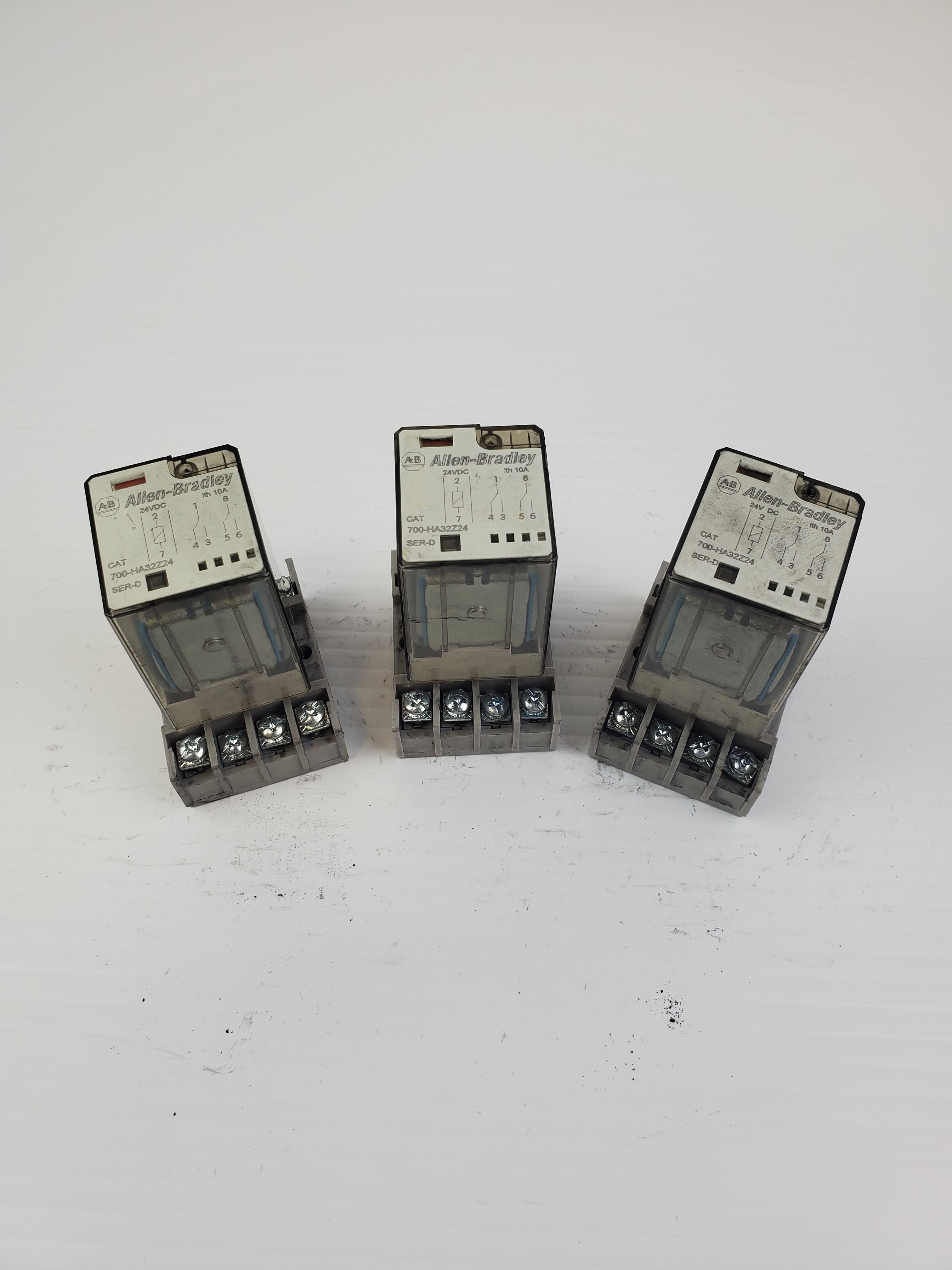 Allen-Bradley 700-HA32Z24 Series D 24VDC Relay With Socket - Lot of 3