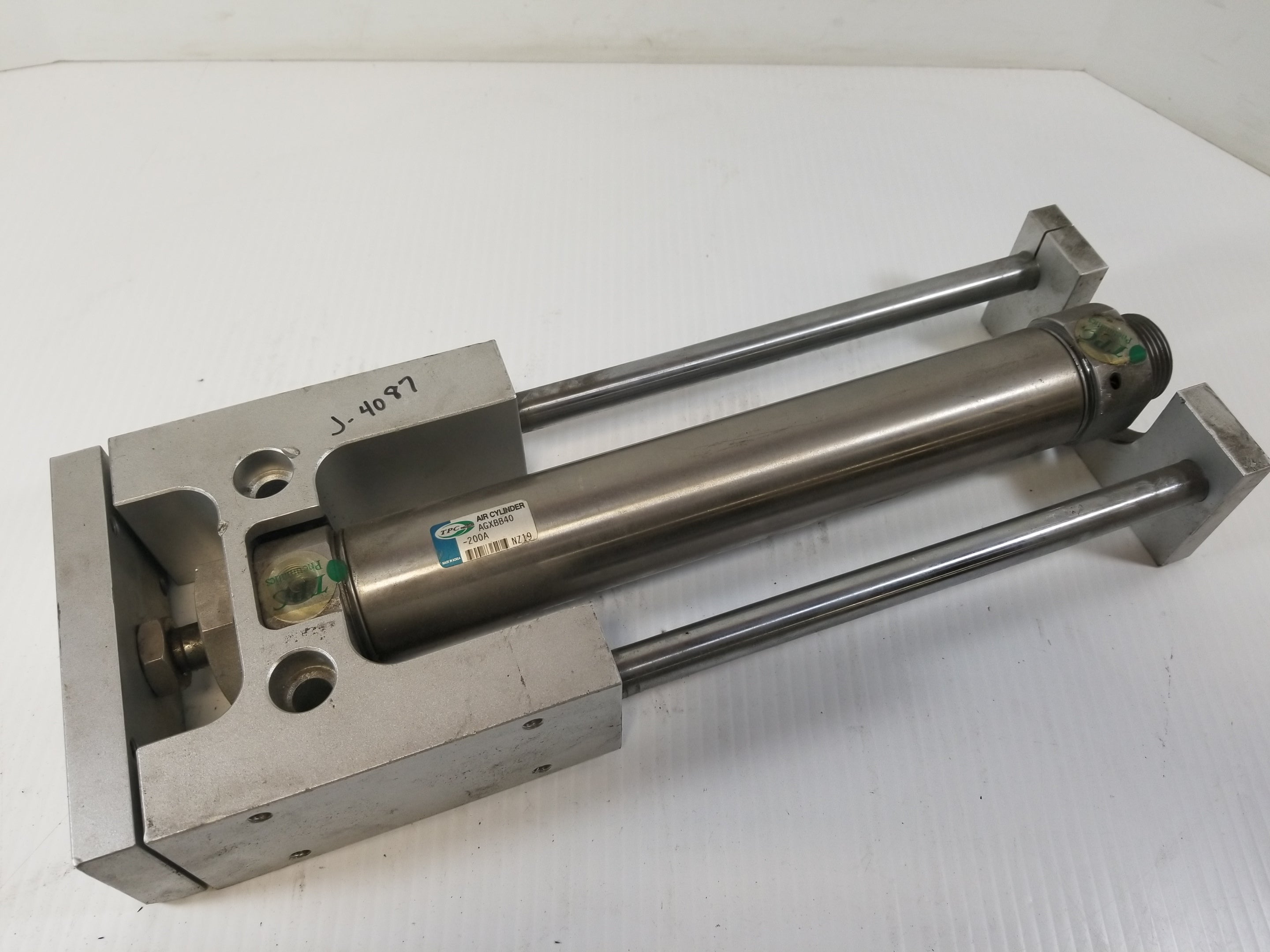 TPC AGXBB40-200A Air Cylinder