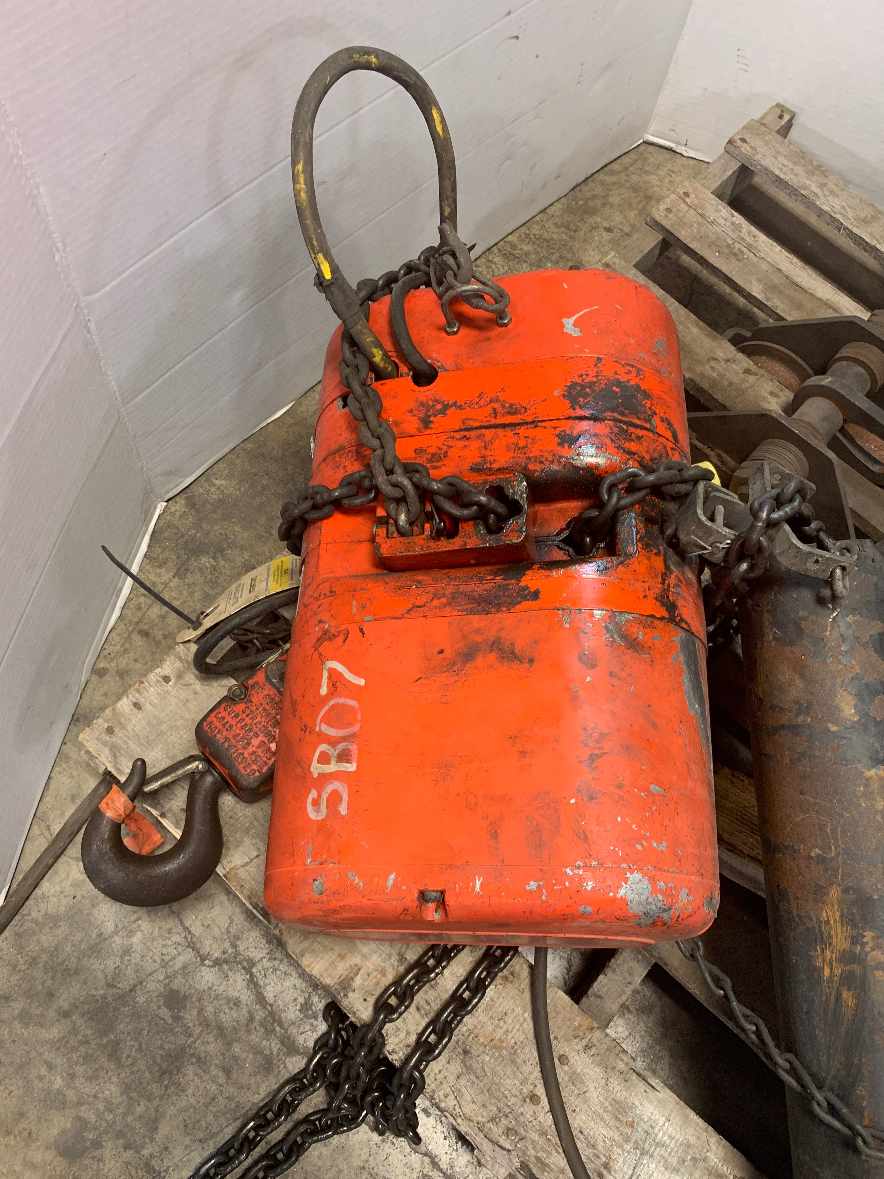 CM RR 2 Ton Chain Hoist 2HP 16 RPM 3.5/7.0 Amps