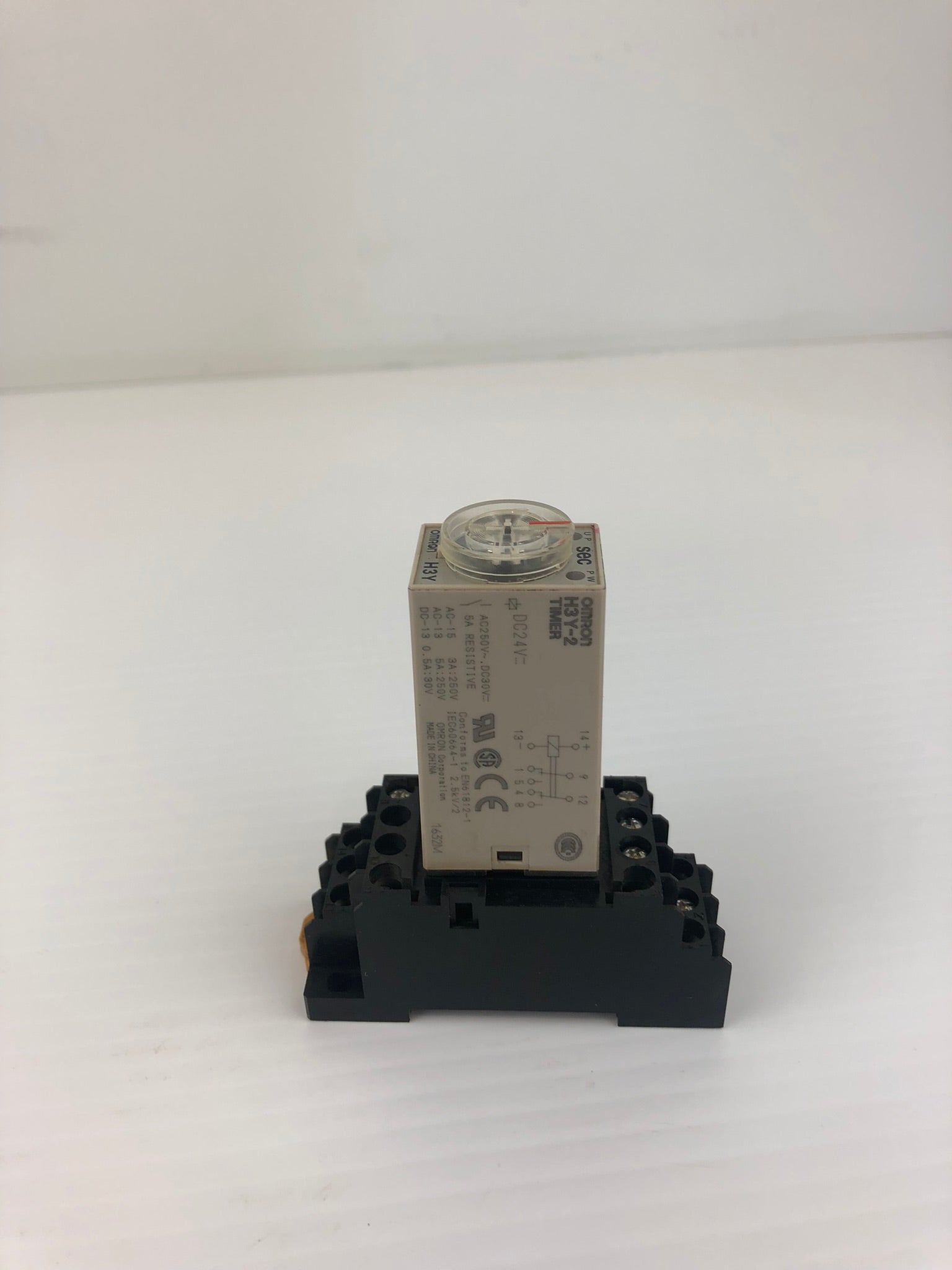 Omron H3Y-2 Timer DC24V With Base 25X1EW2