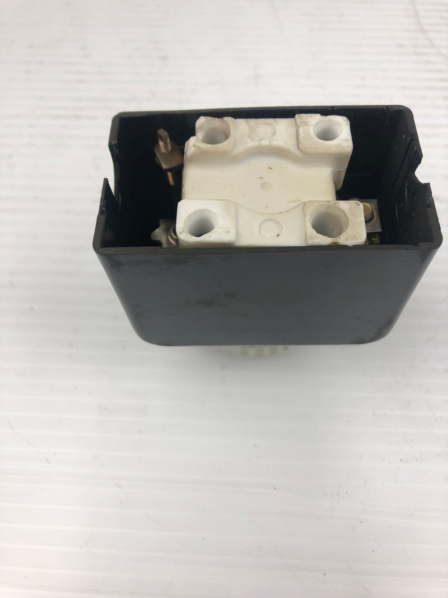Fuse Holder LJS Fuse 500V 20A (Broken Casing)