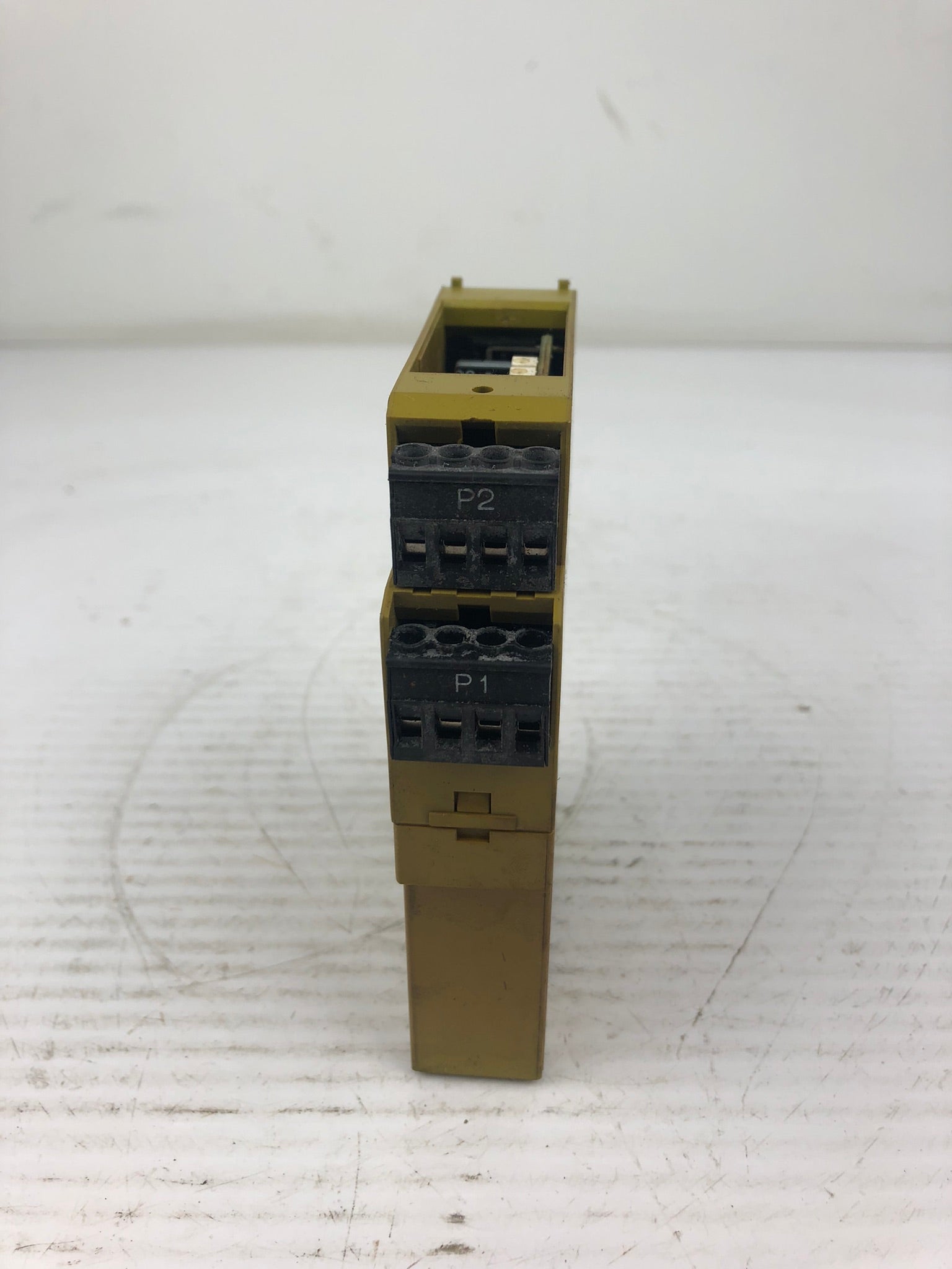 Pilz PNOZ X2.8P Safey Relay 3.5 VA 2.0 W 50/60 Hz
