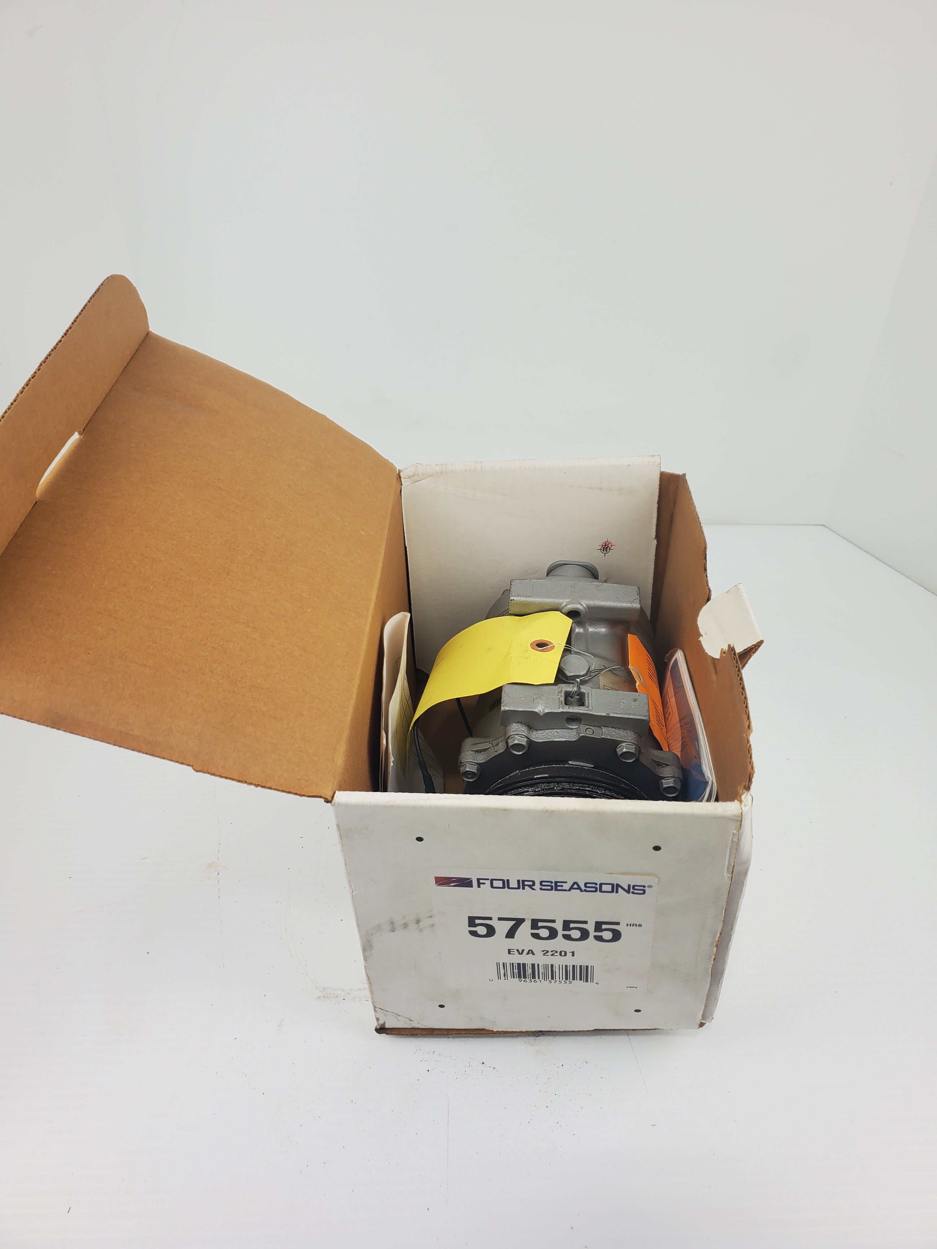Four Seasons 57555 Compressor Remanufactured