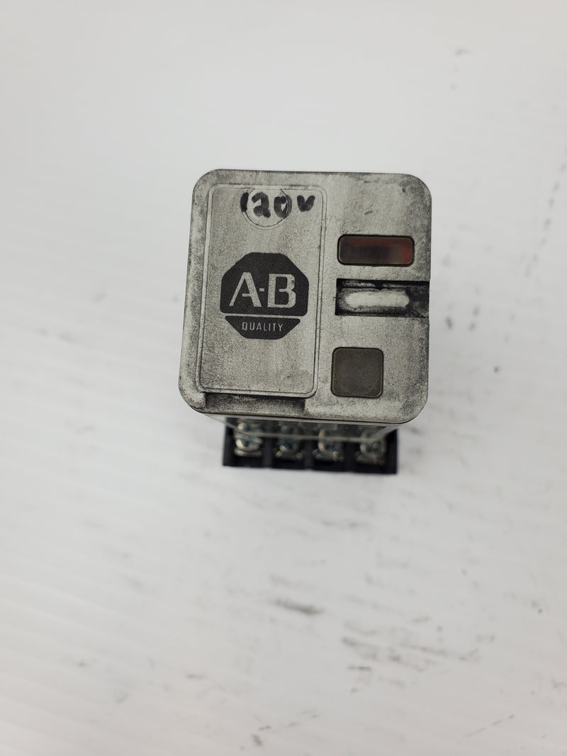 Allen-Bradley 700-HA32A1 Series A 120VAC Relay 700-HN125 Socket Series A