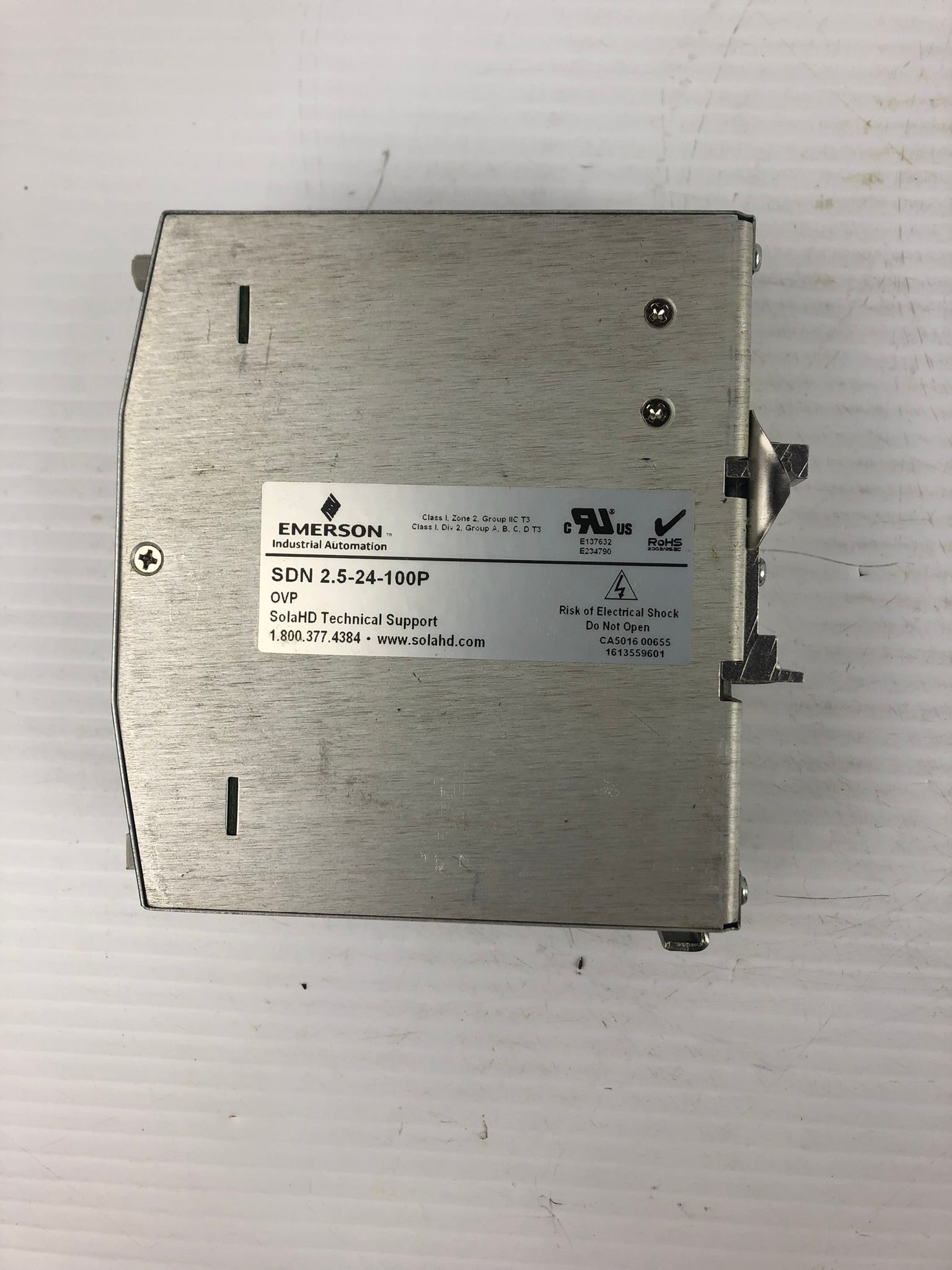 Emerson SOLA SDN-2.5-24-100P Power Supply 115/230 VAC 50/60 Hz 2.4 A