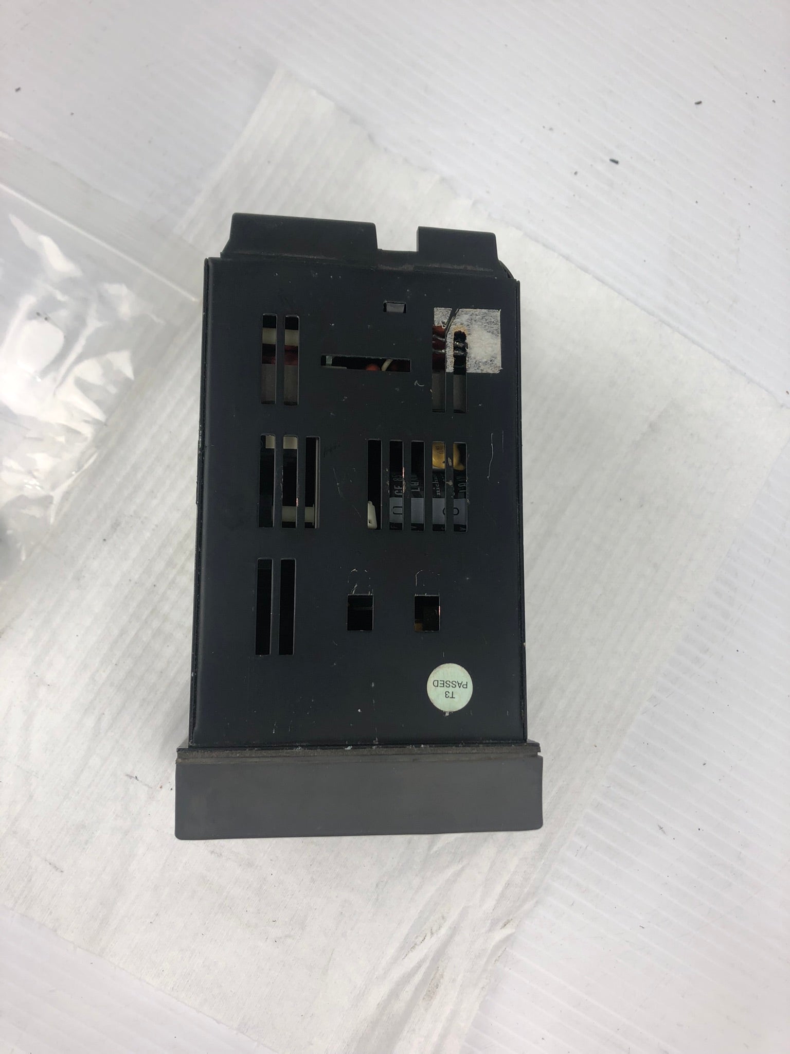 Honeywell DC330L-E0-003-10-0F0000-00-0 Versa Pro Controller