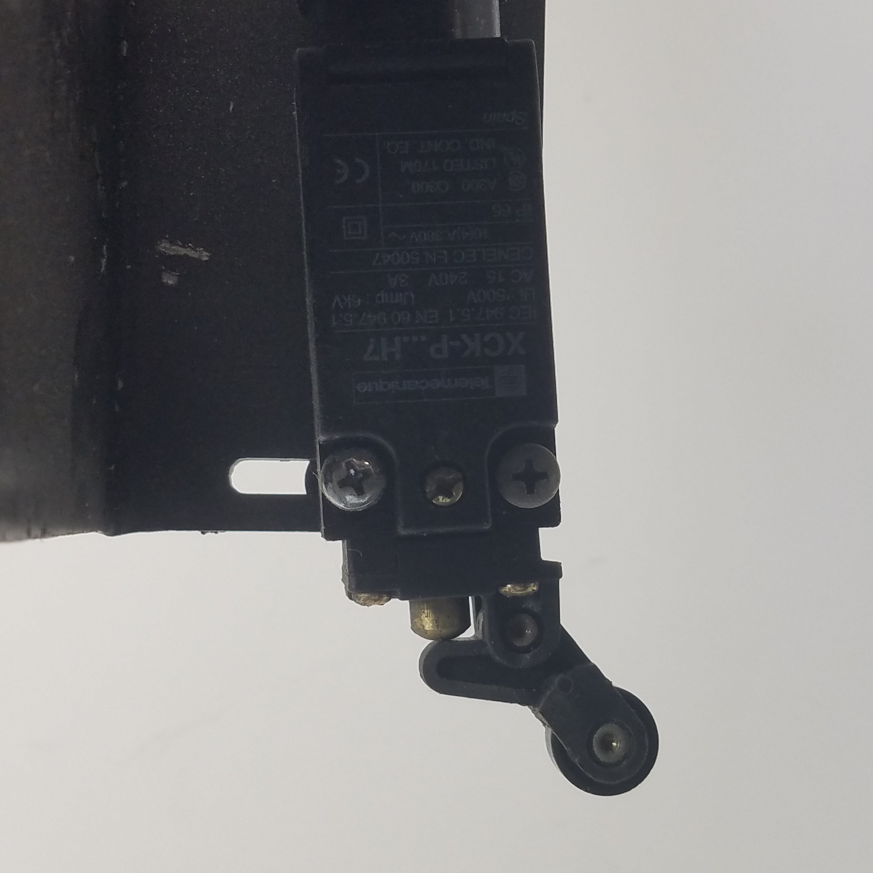 Oleo ISIS-1-26-950 Elevator Buffer Limit Switch Junction Box Assembly
