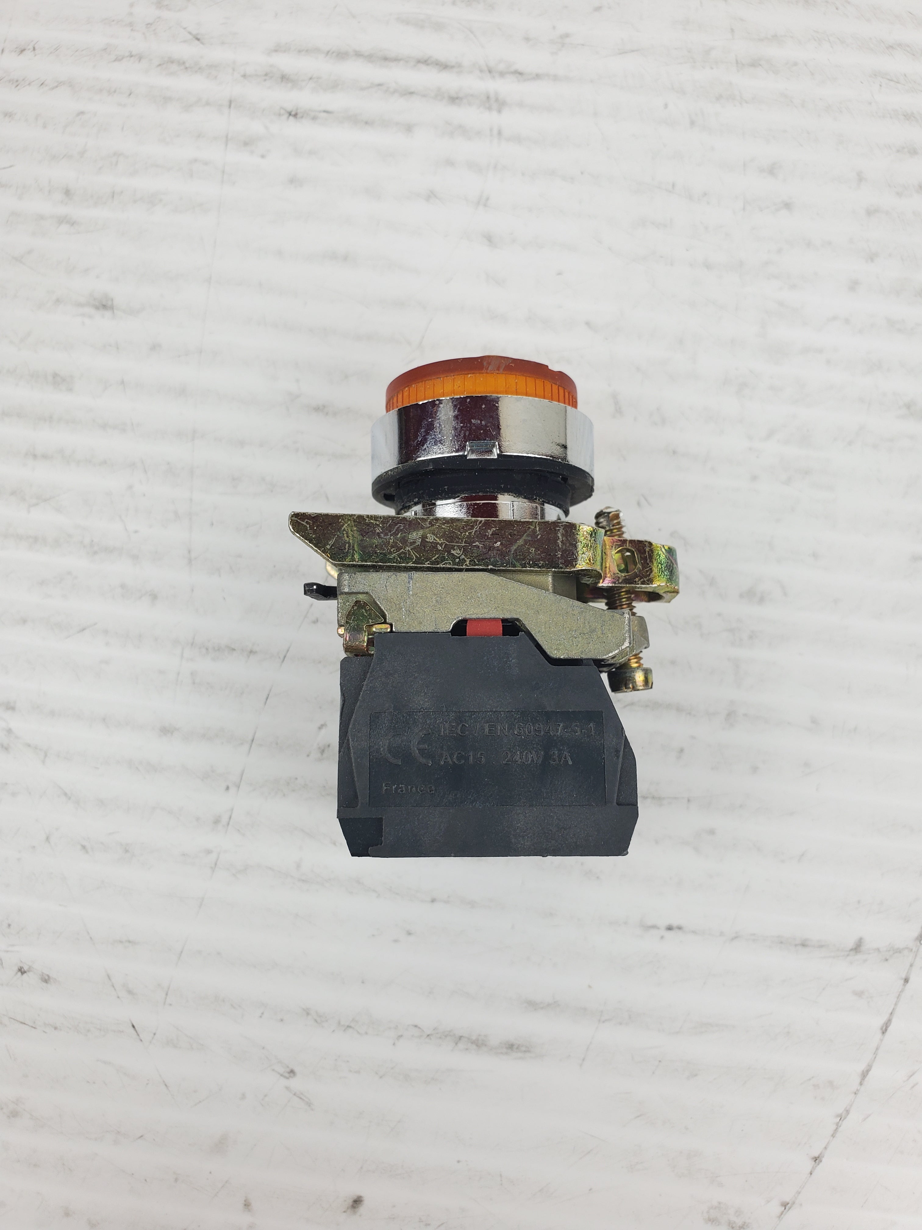 Telemecanique ZBE-101 Orange Push Button with Manual Mounting