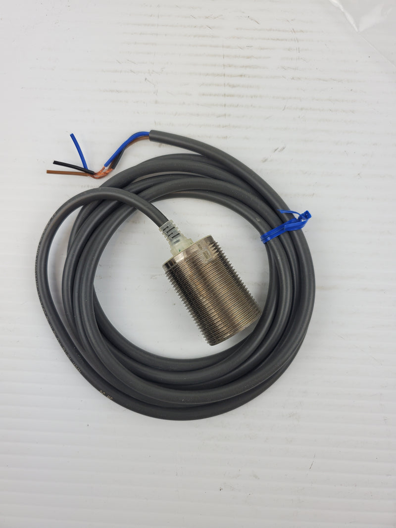 Omron E2EM-X15C2 Proximity Switch 14405 12 - 24 VDC