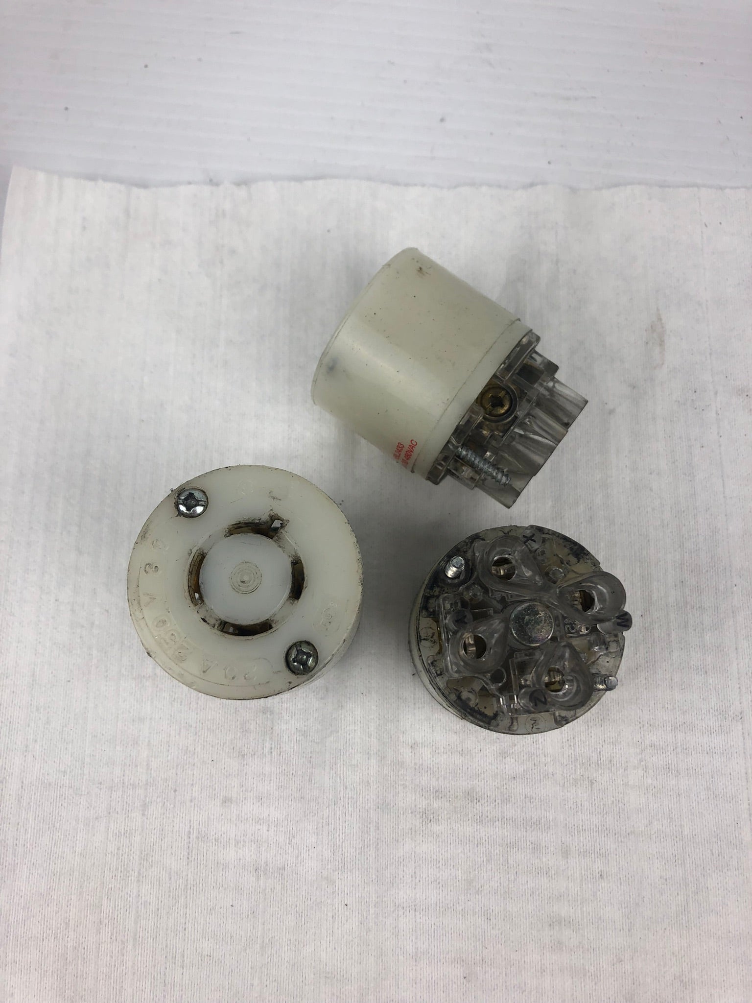Hubbell HBL7413C HBL2423 HBL2433 Twist Lock Connectors - Lot of 3