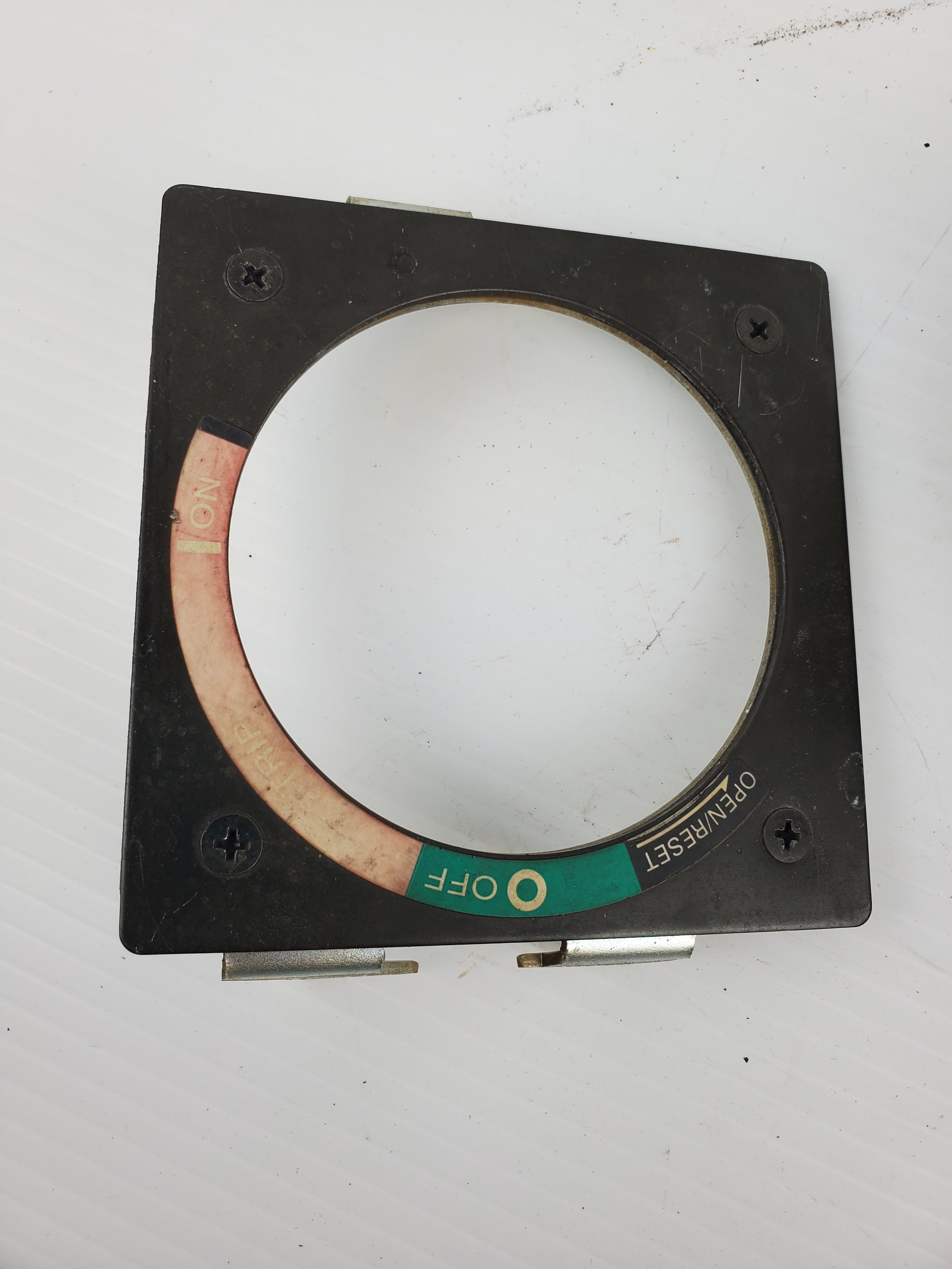 Mitsubishi 1015F External Handle Reset Off - Tripped On - Knob/Switch