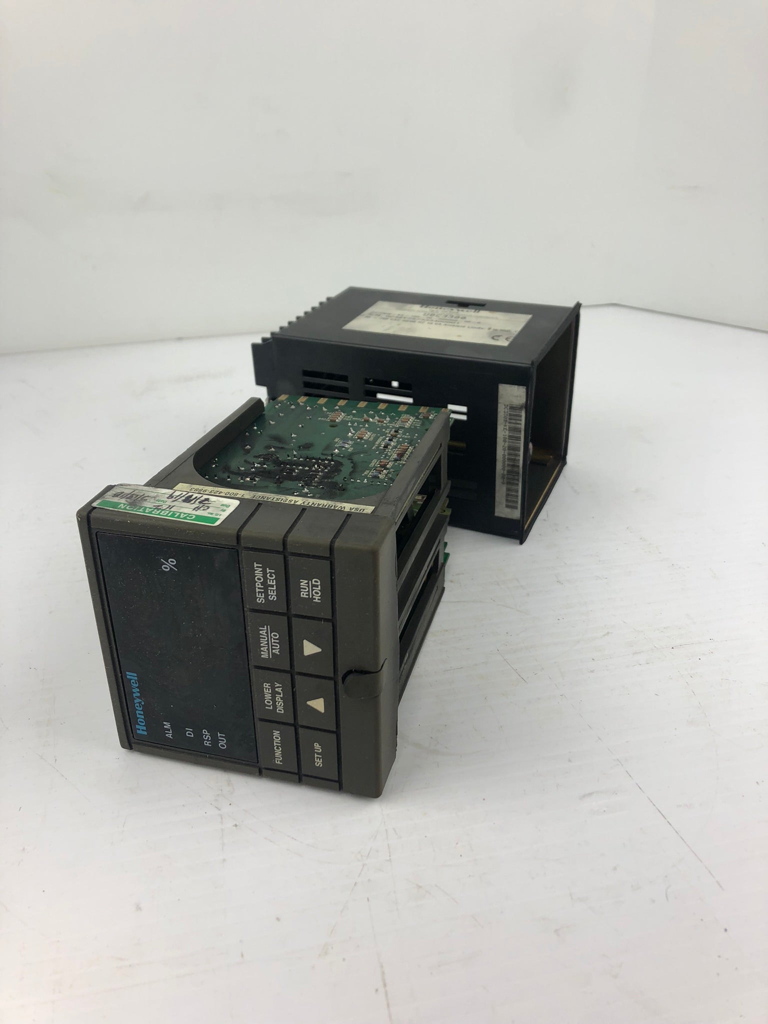 Honeywell DC300K-0-100-20-0000-0 Versa Pro Controller UDC3300