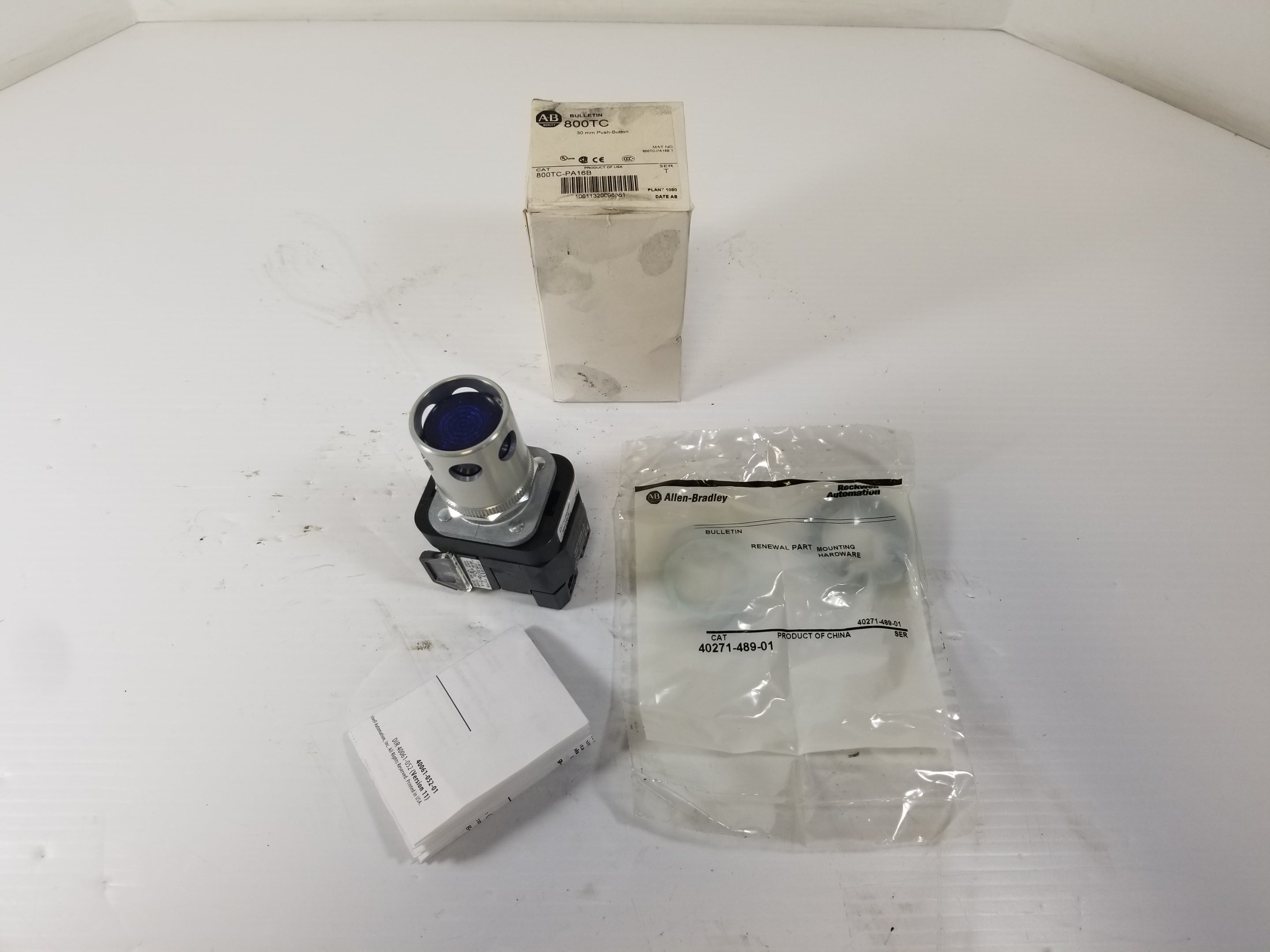 Allen-Bradley 800TC-PA16B Guarded Pushbutton Switch - Blue
