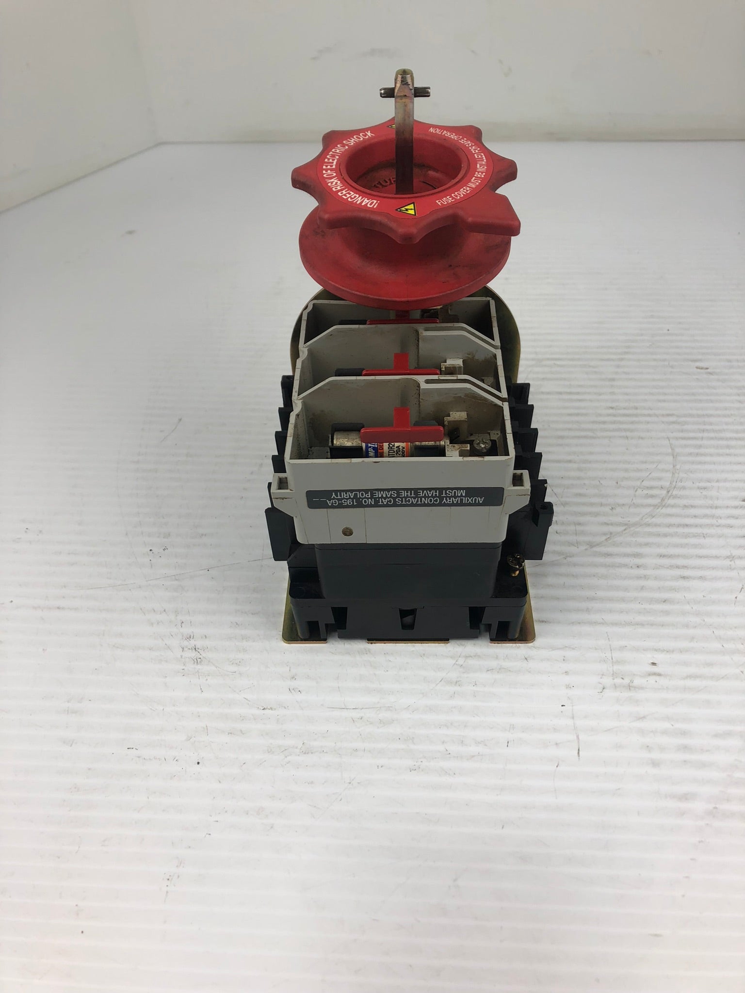 Allen-Bradley 194RF-NC030* Ser A Fused Disconnect Switch Mounted Broken Handle