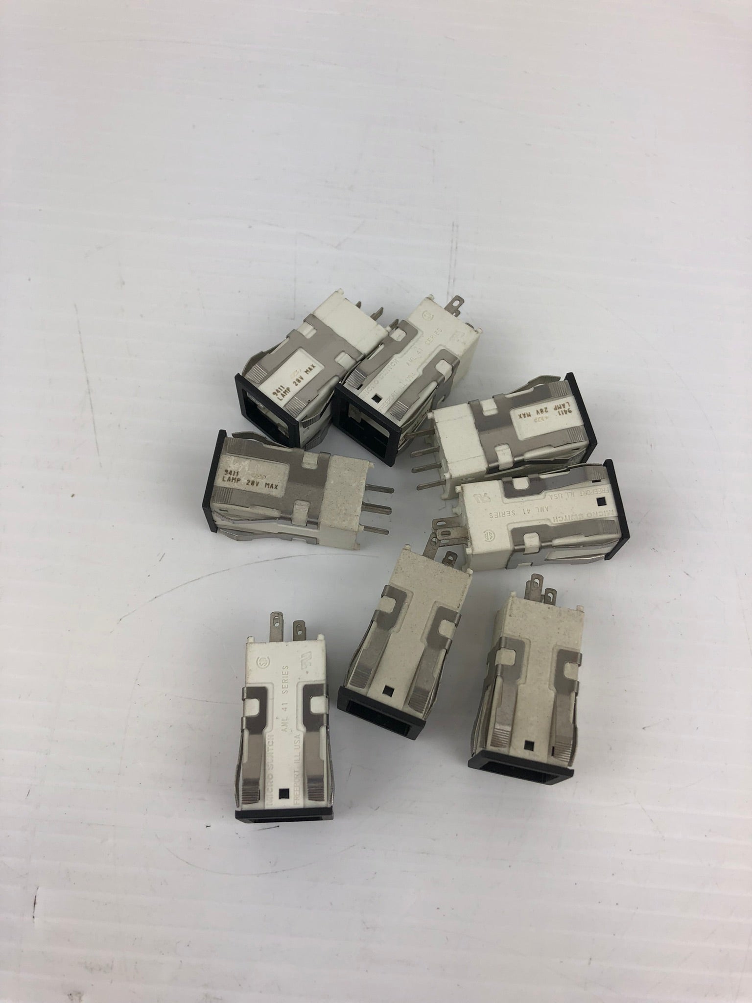 Micro Switch 9411 AML 41 Series Lamp 28V (Lot of 8)
