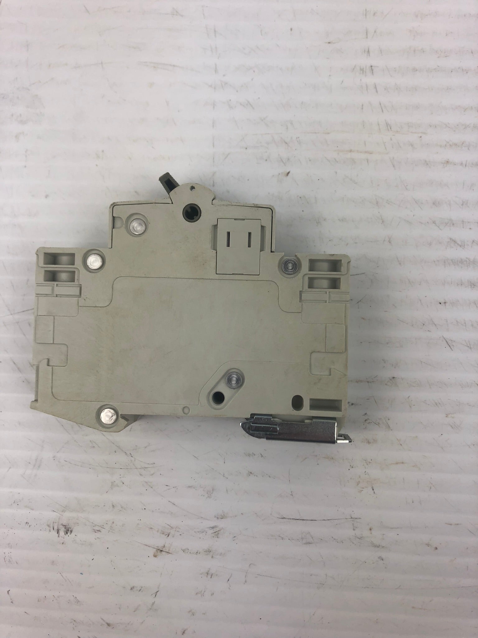 Cutler-Hammer WMS1D16 Miniature Circuit Breaker 240V 1 Pole 16A