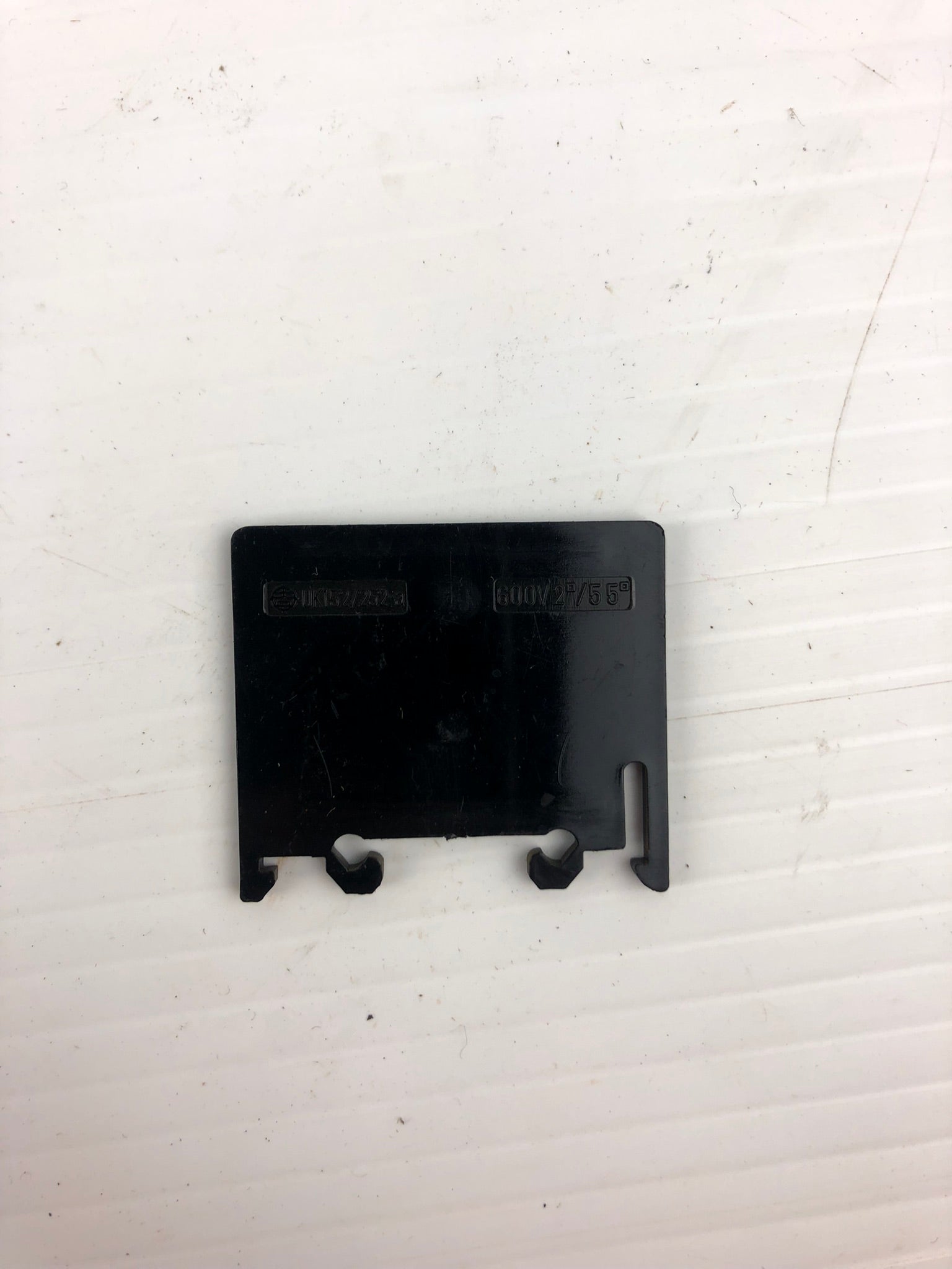 Yoshida Electric UK152/252-A Terminal Block Ends UK152252A - Lot of 11