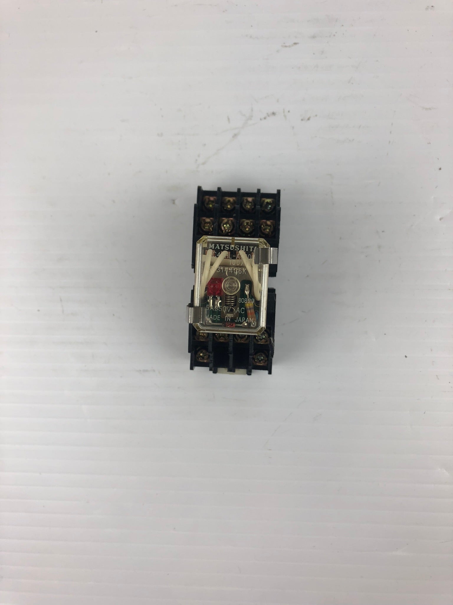 Matsushita HC4-HL-AC100V Relay with Base HC4-SFD-K AP38479K 100/110 V