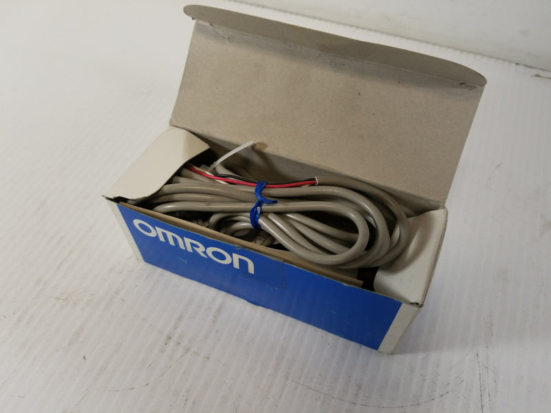 Omron E3S-X2HE4 Photoelectric Sensor