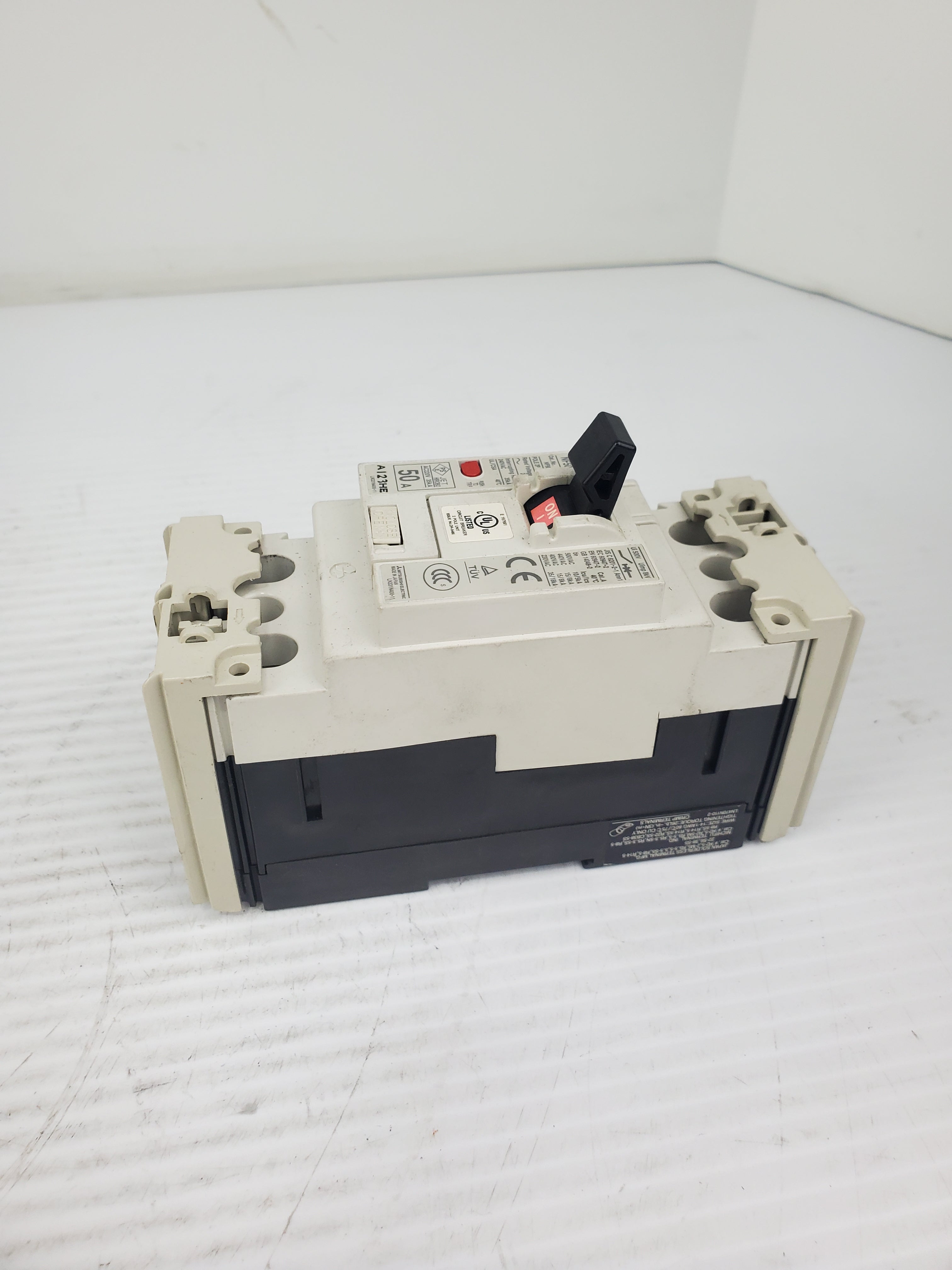 Mitsubishi NF50SRU No Fuse Circuit Breaker NF50SRU2050 2 Pole 50/60Hz