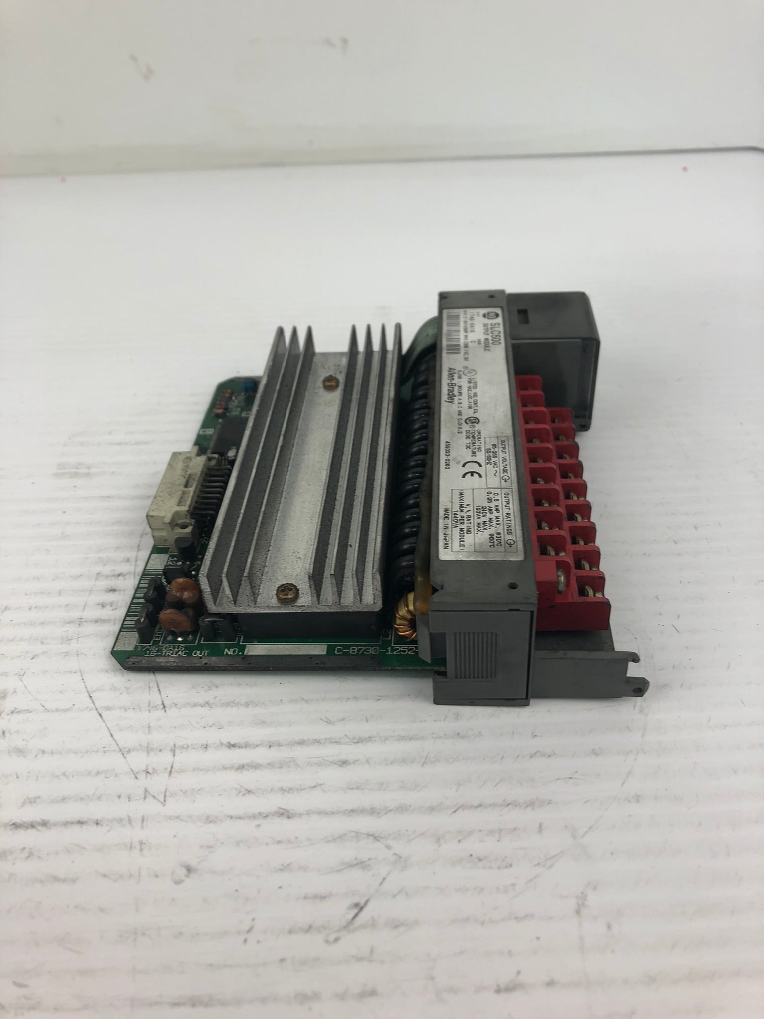 Allen-Bradley 1746-0A16 Output Module Series C SLC 500 - Without Door