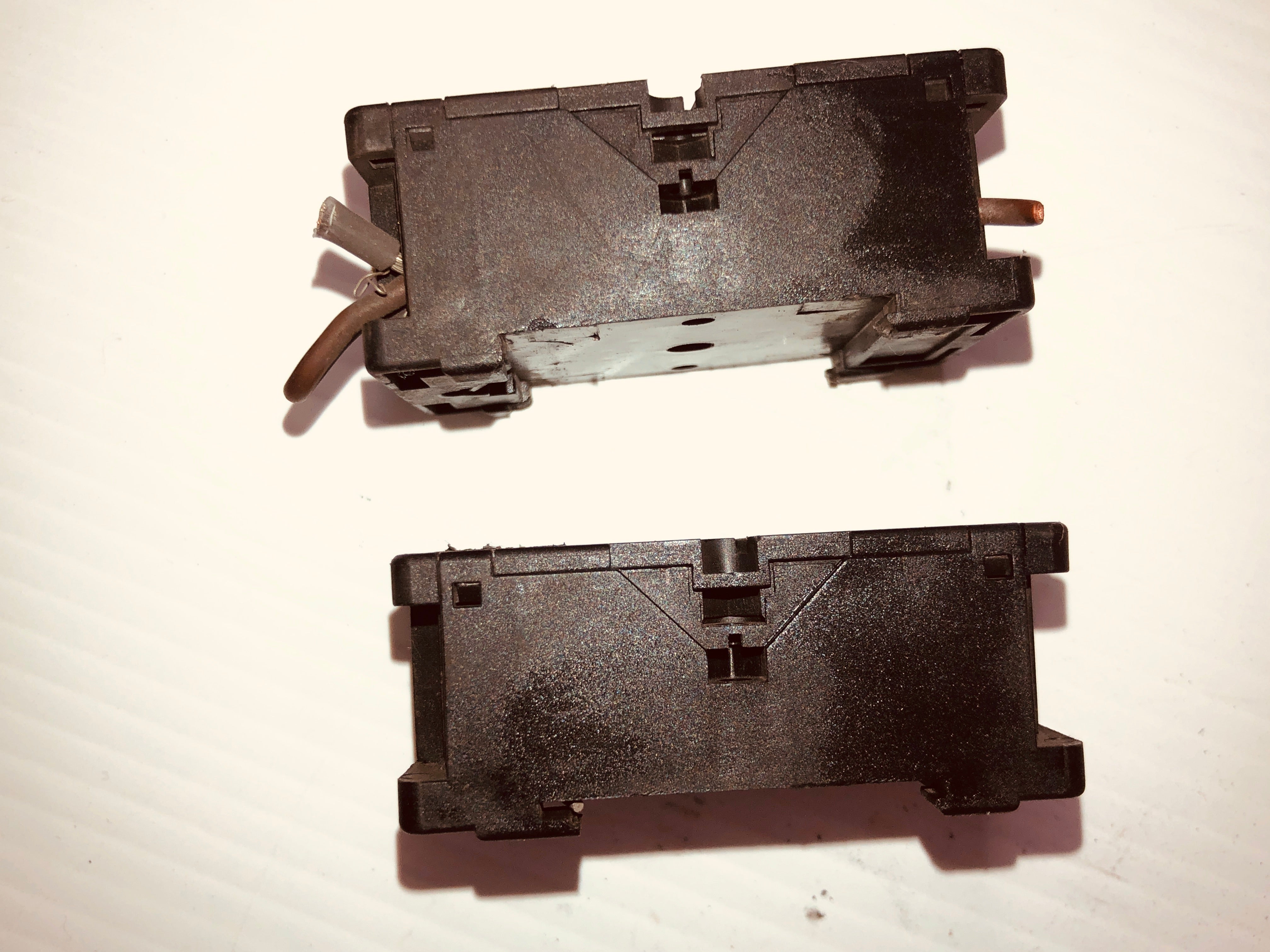 Allen-Bradley Socket 700-HN101 Series B - Lot of 2