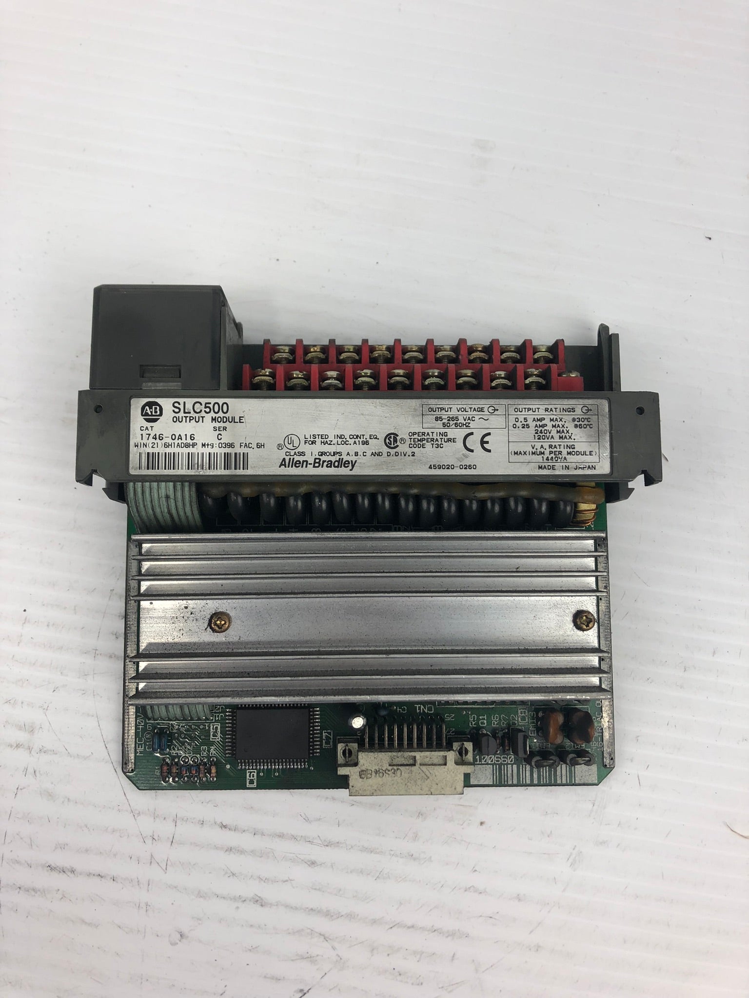 Allen-Bradley 1746-0A16 Output Module Series C SLC 500 - Without Door