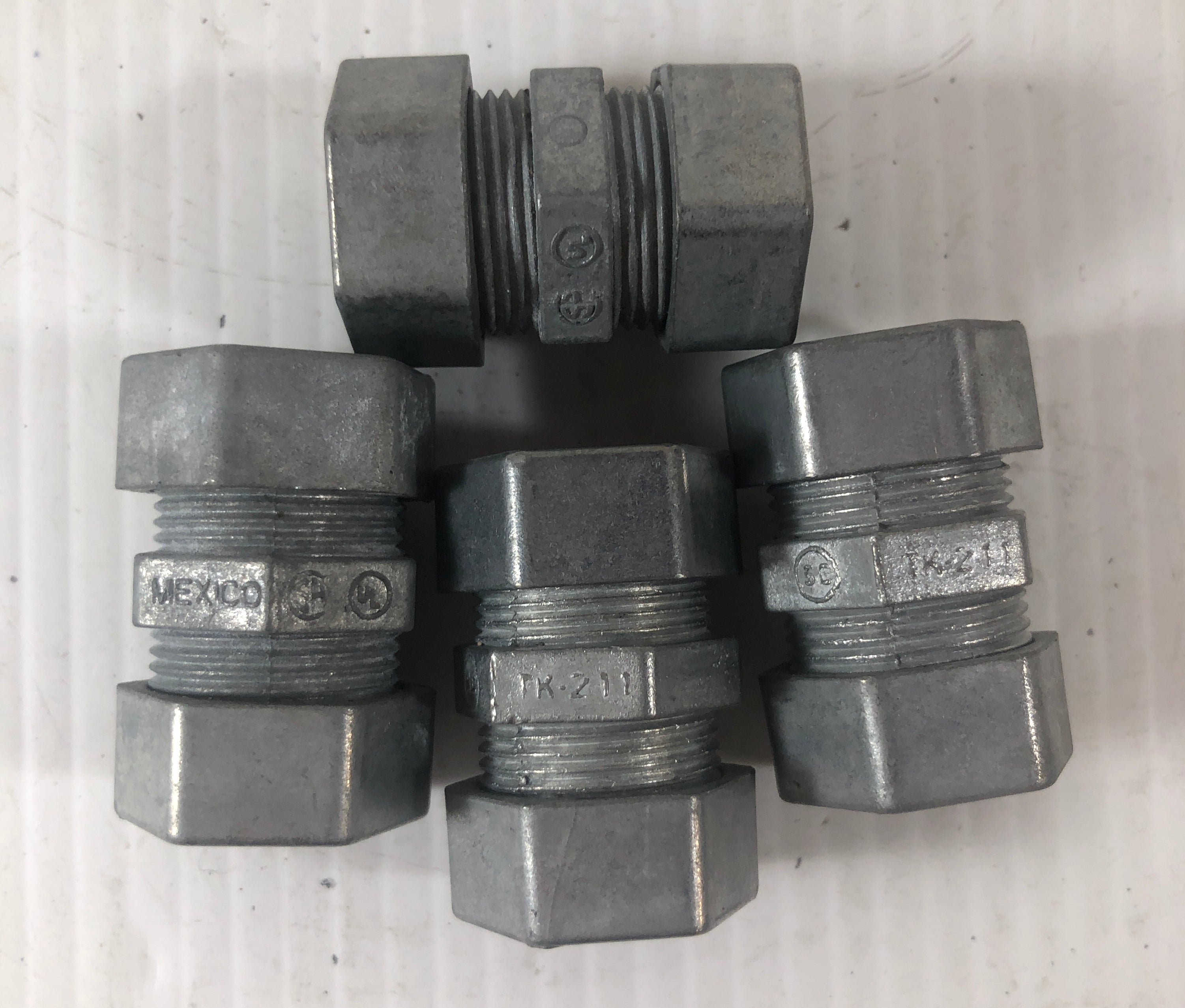 Conduit Compression Threaded Coupler TK-211 1/2" Lot of 4