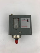 Johnson Controls P170AB-12 Micro-Set Pressure Control Box