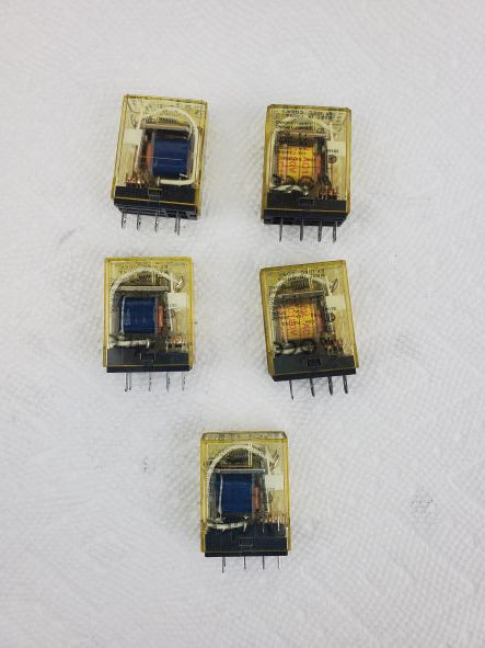 IDEC RH1B-UL Relay AC120V 50/60Hz 6L612 ( Lot of 5 )