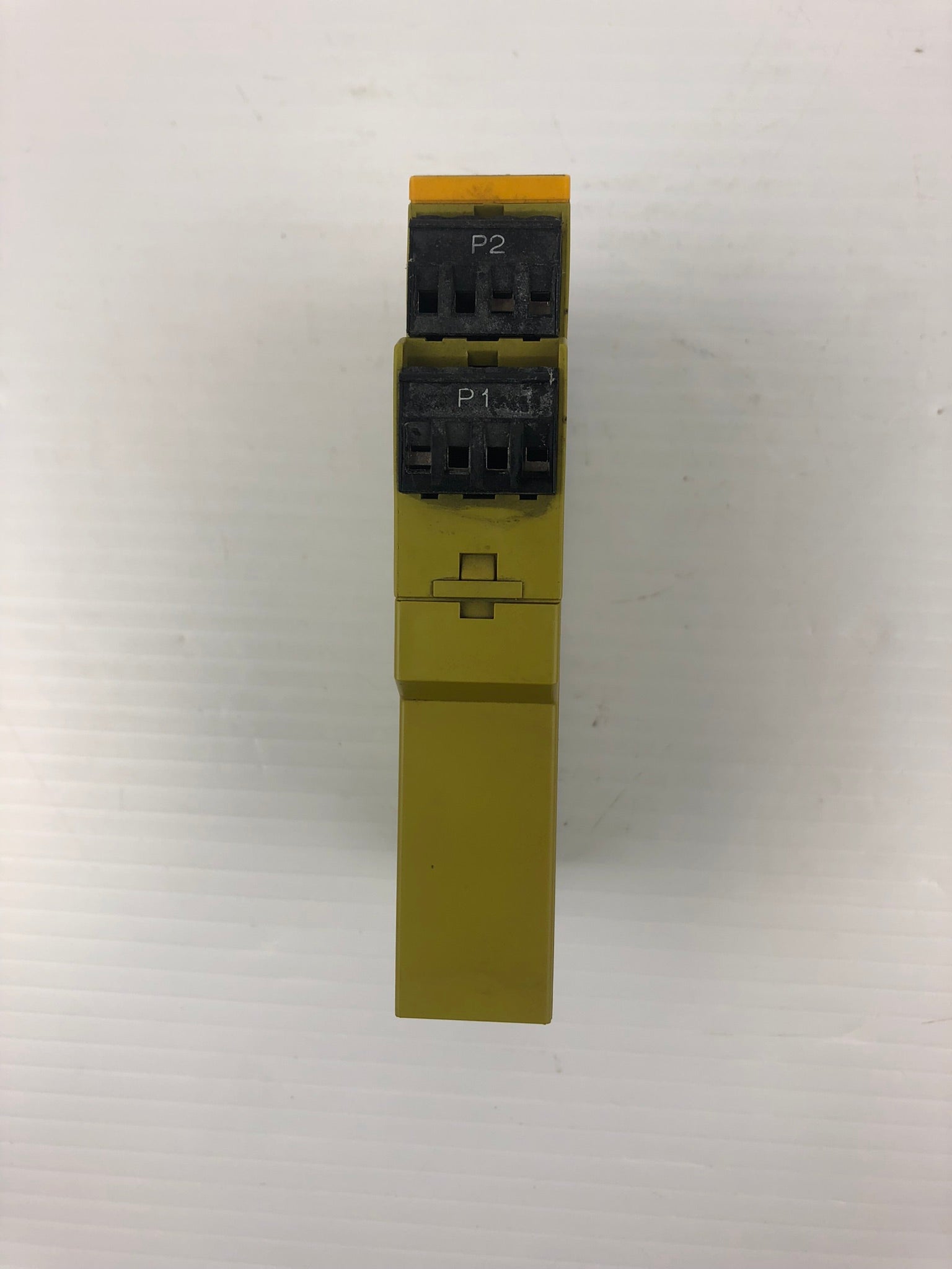 Pilz PNOZ X2.8P Safety Relay 3.5 VA 2.0 W 50/60 Hz