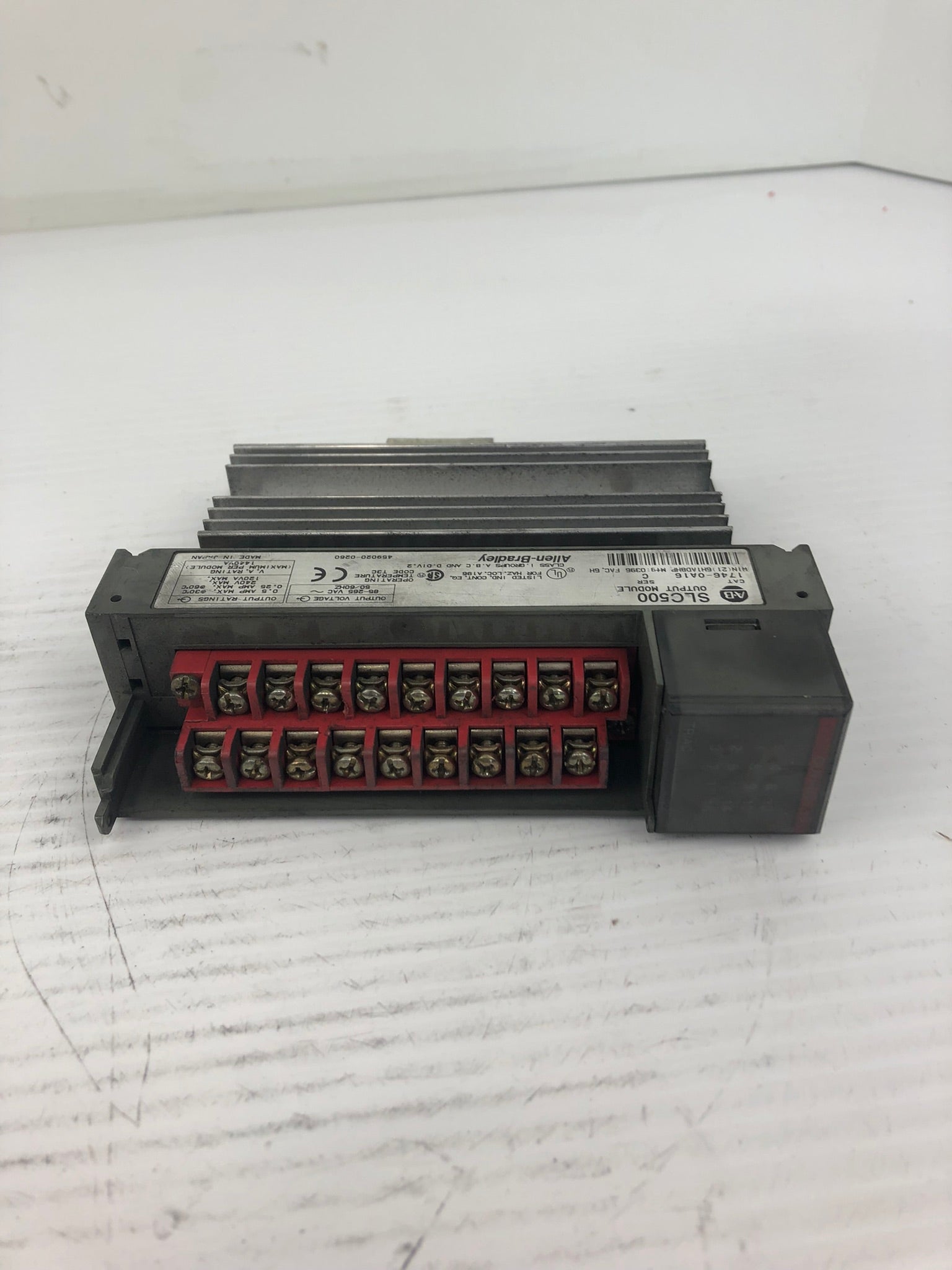 Allen-Bradley 1746-0A16 Output Module Series C SLC 500 - Without Door