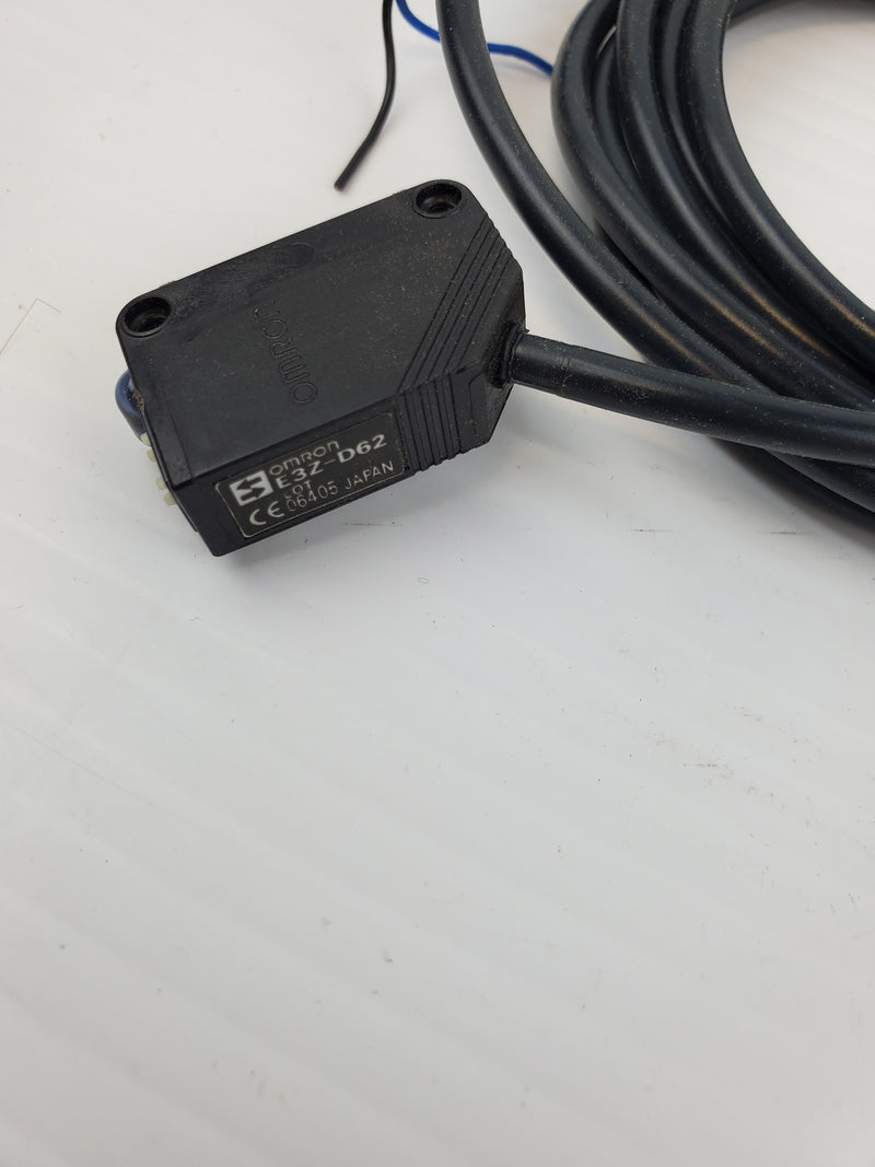 Omron E3Z-D62 Photoelectric Sensor Switch E3ZD62