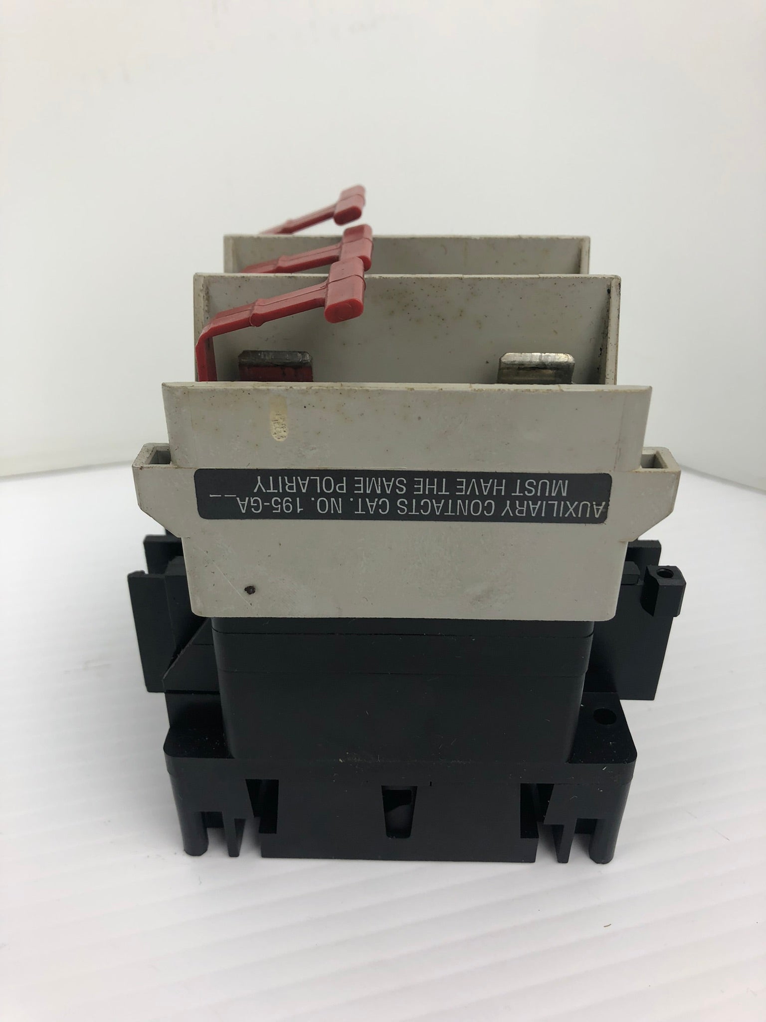 Allen-Bradley 194R-NJ030P3 Series B 3 Pole Disconnect Switch - Broken Grey Case