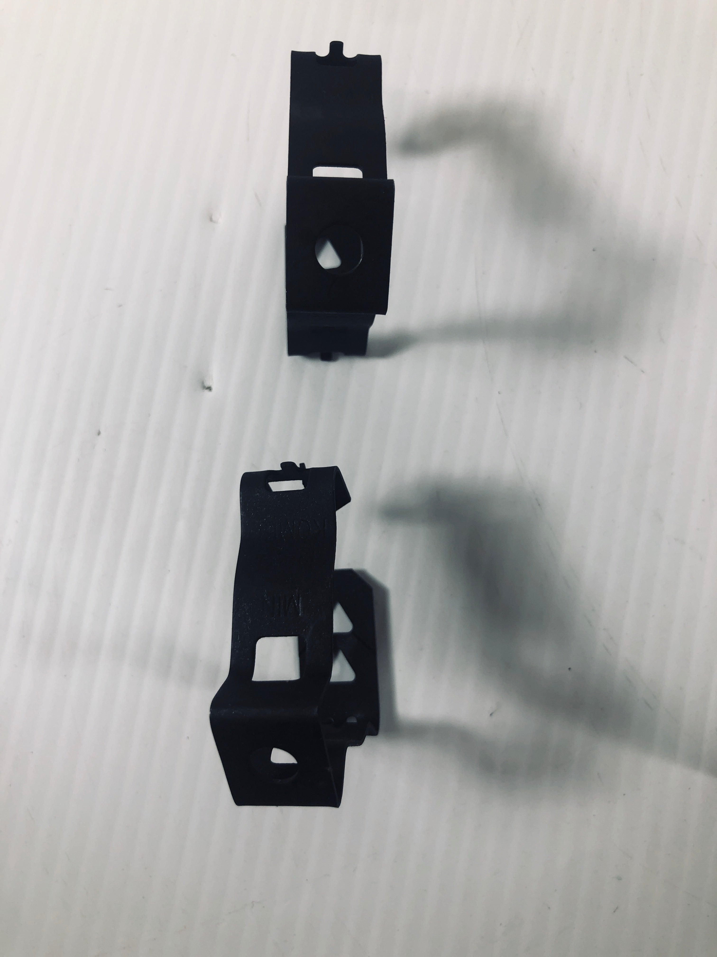 Minerallac Spring Steel KC1234 Kombo Clip For 1/2 to 3/4 Conduit Box of 100