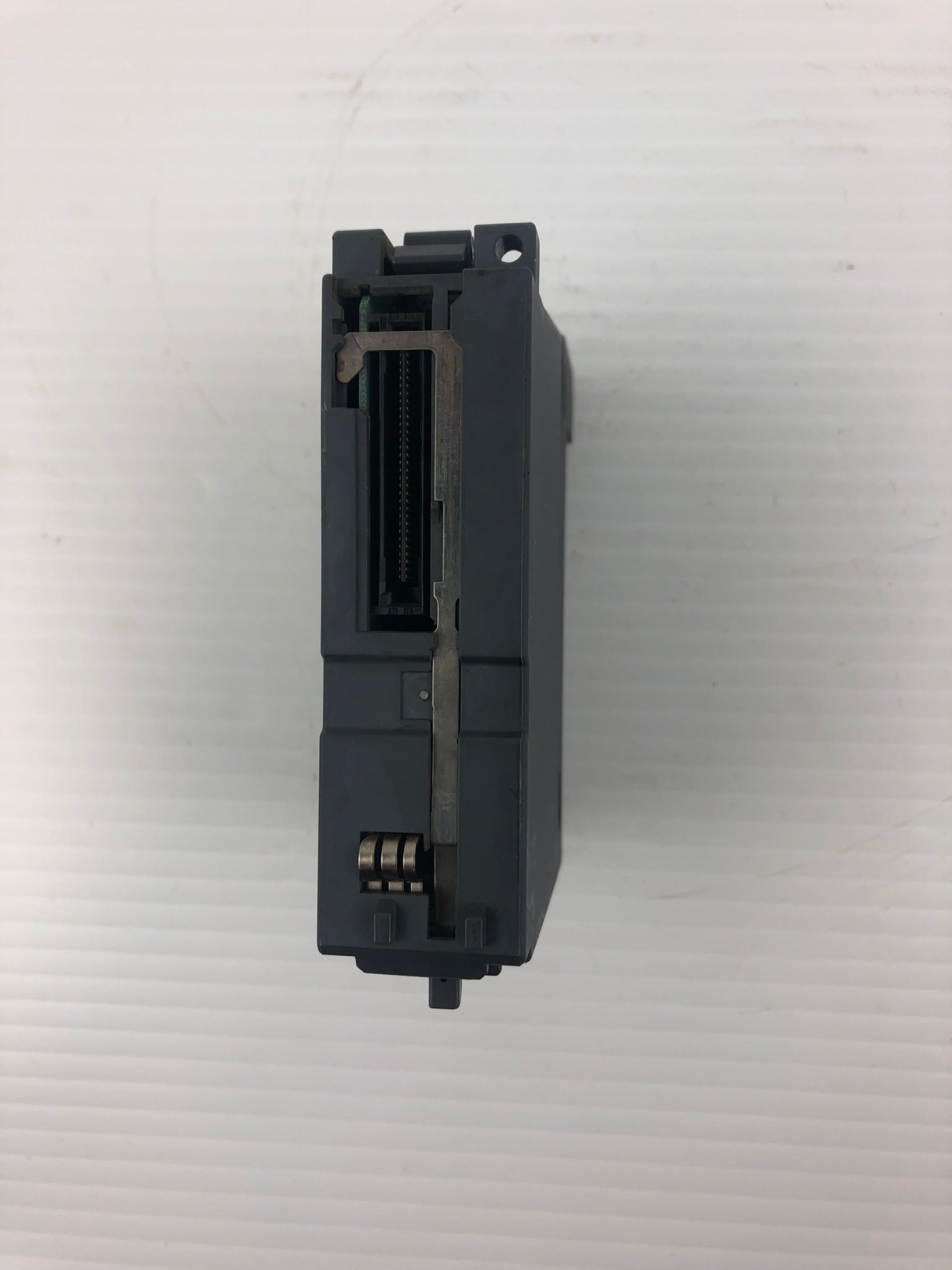 Mitsubishi QY40P PLC Output Unit 12/24 VDC