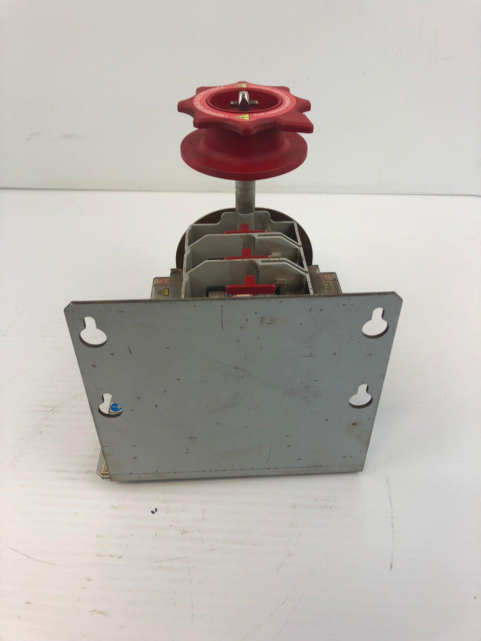 Allen-Bradley 194RF-NC030* Ser A Fused Disconnect Switch Mounted No Cover