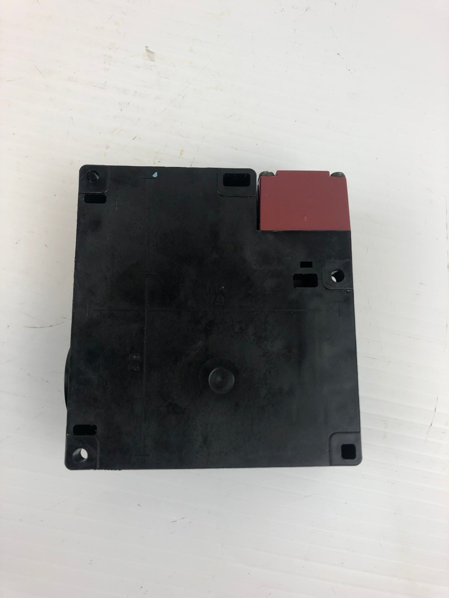 Omron D4DL Small Door Lock Switch
