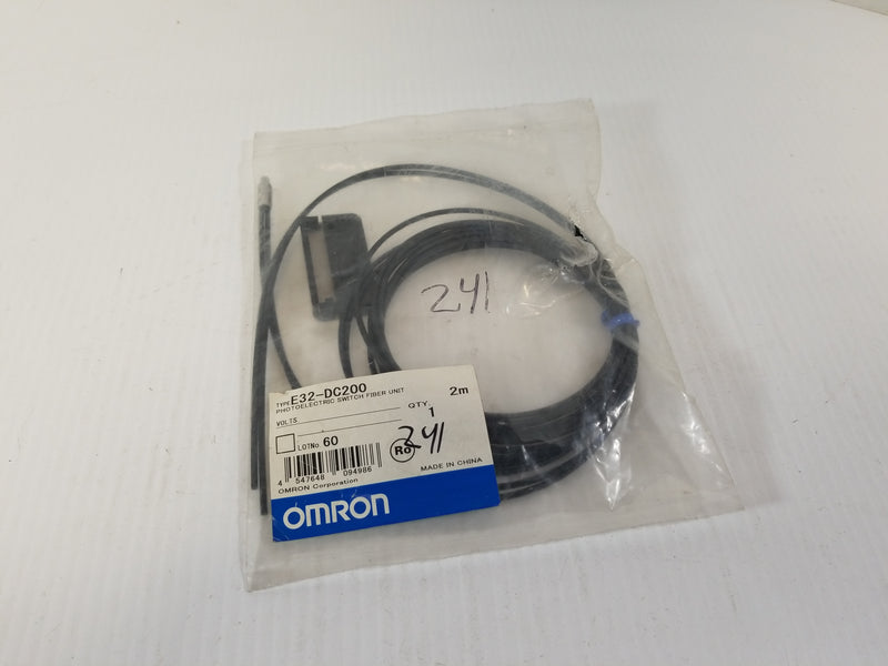 Omron E32-DC200 Photoelectric Switch