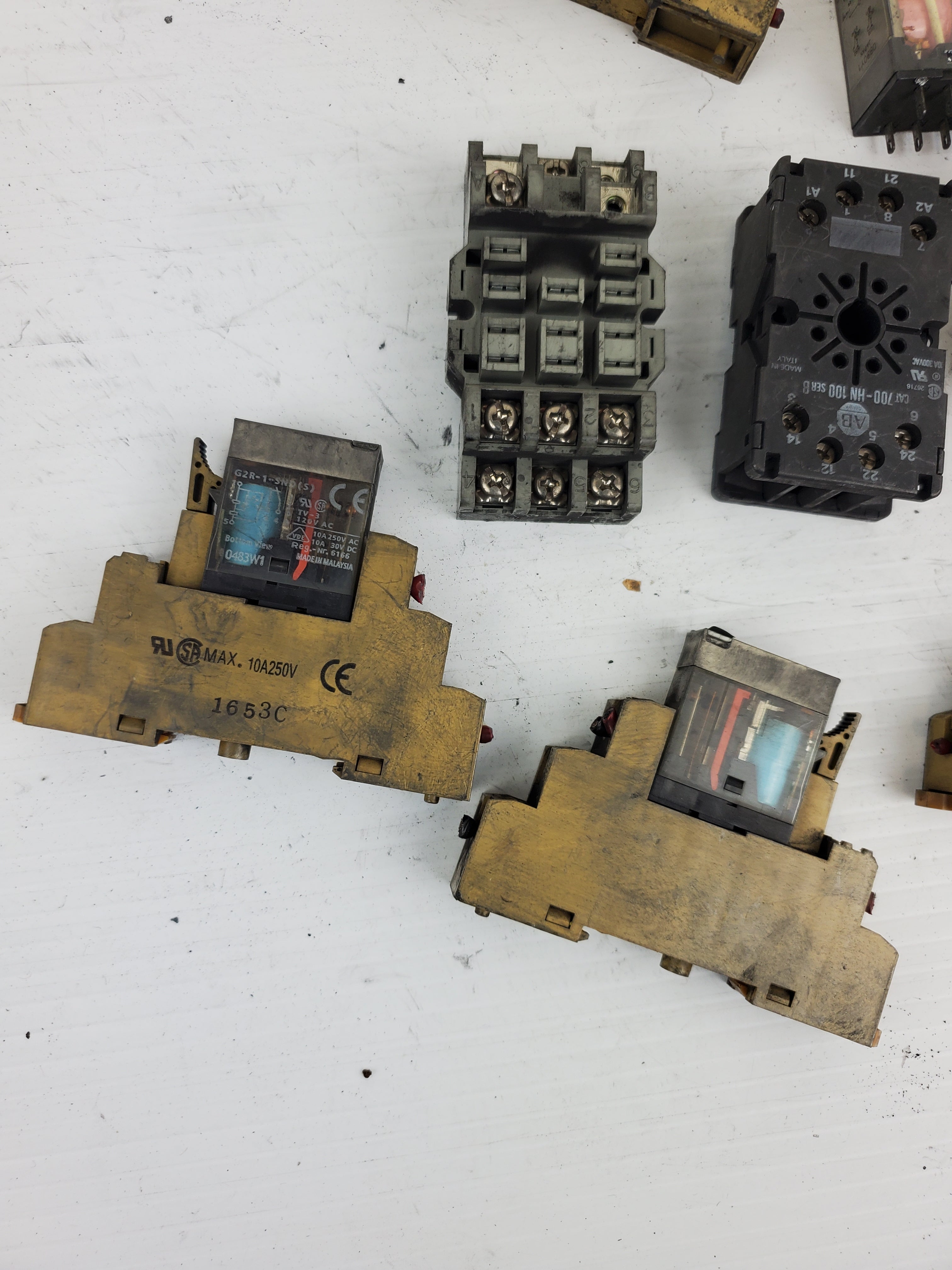 Mixed lot of Relays and Sockets