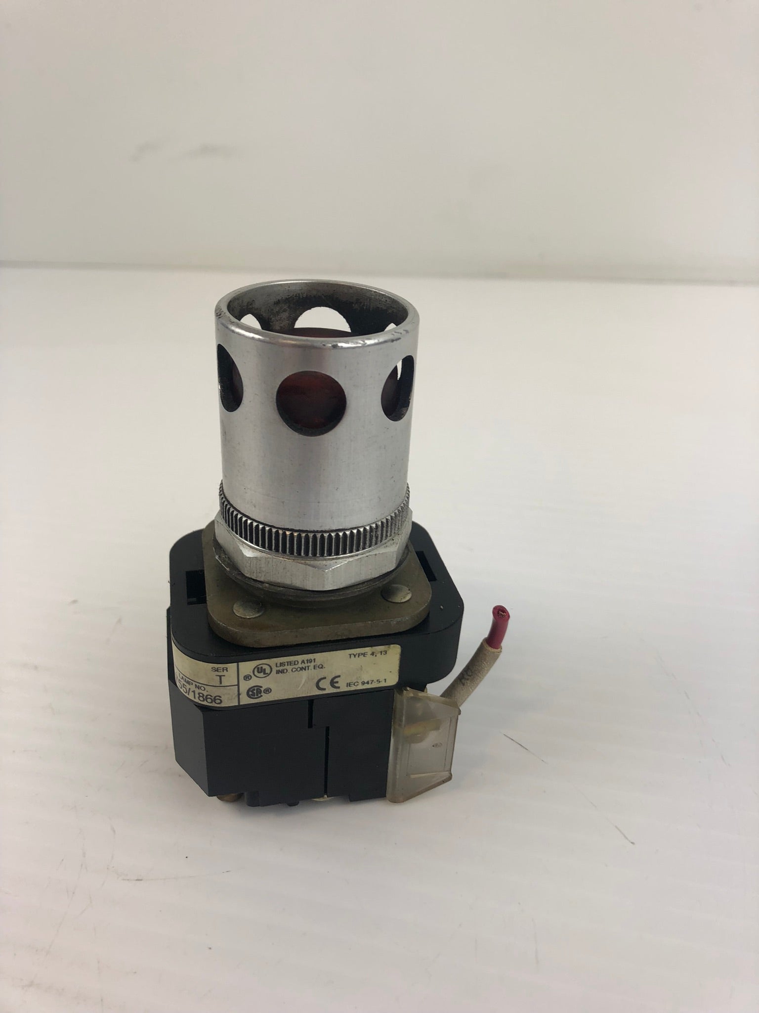 Allen-Bradley 800T-PA16 Pushbutton Switch Illuminated Series T Amber/Orange