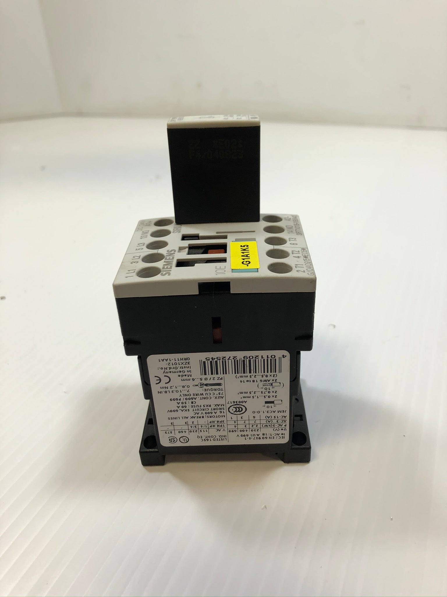 Siemens 3RT1015-1BB41 Electrical Contactor with 3RT1916-1BB00 Surge Suppressor