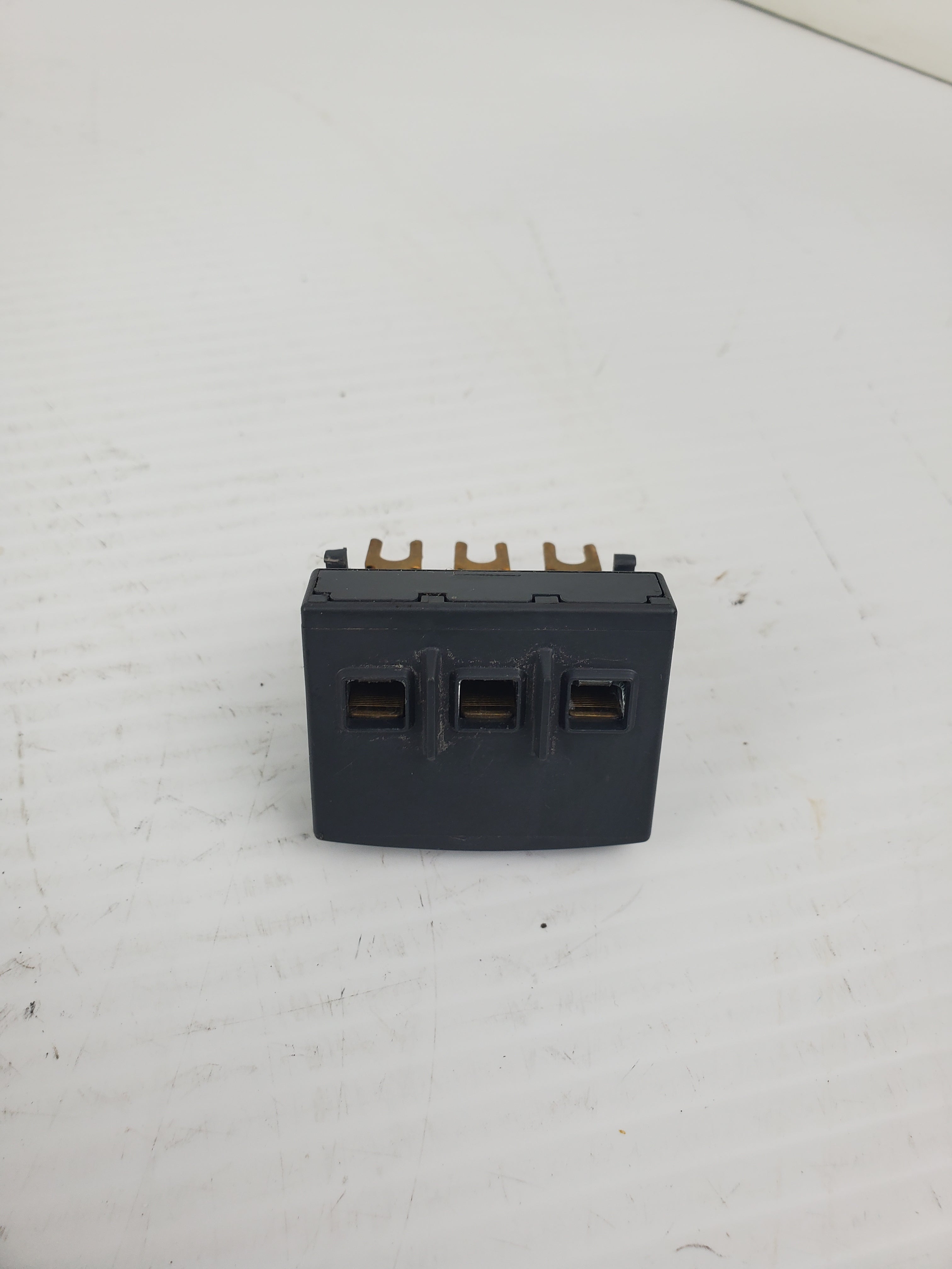 Telemecanique GV1-G09 Terminal Block