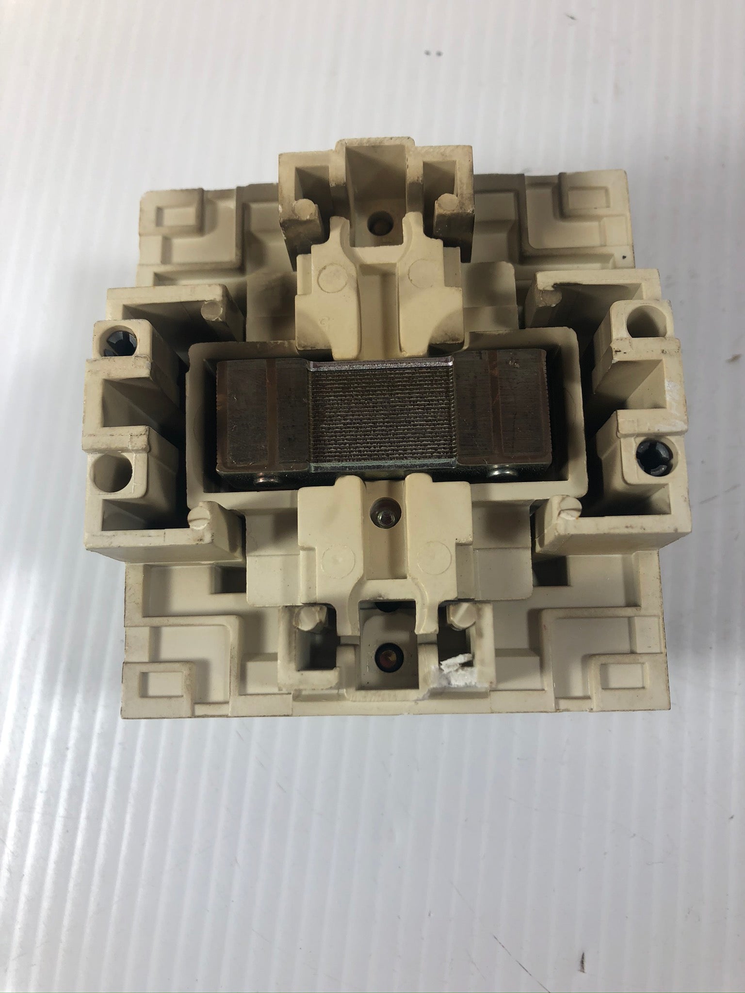 Westinghouse A201K1CA Motor Starter Contactor 6710C54G06 J 27A Size 1 - Cracked