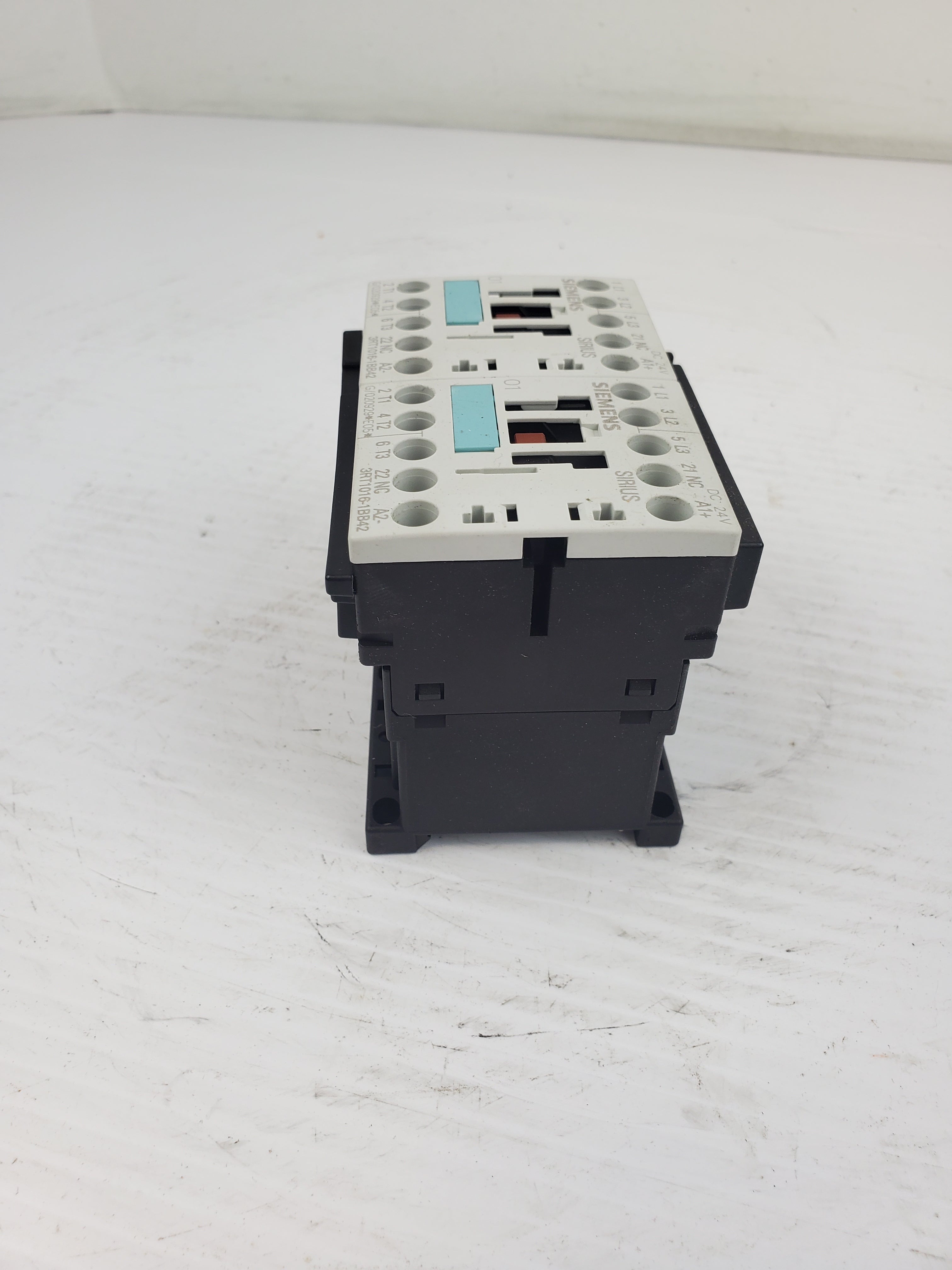 SIEMENS 3RT1016-1BB42 PLC Contactor Set of two