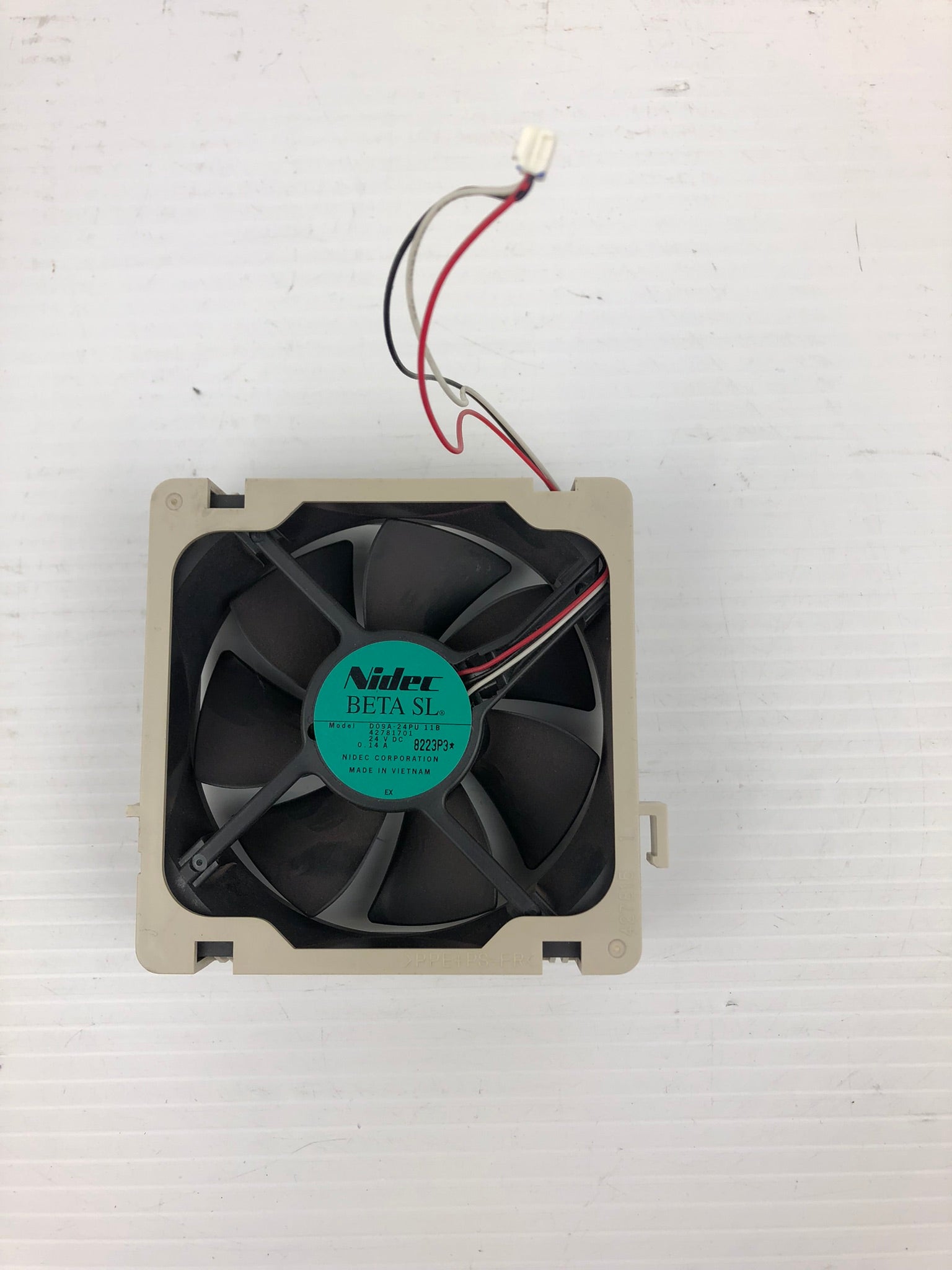 Nidec D09A-24PU 11B Machine Cooling Fan BETA SL 42781701 24VDC 0.14A
