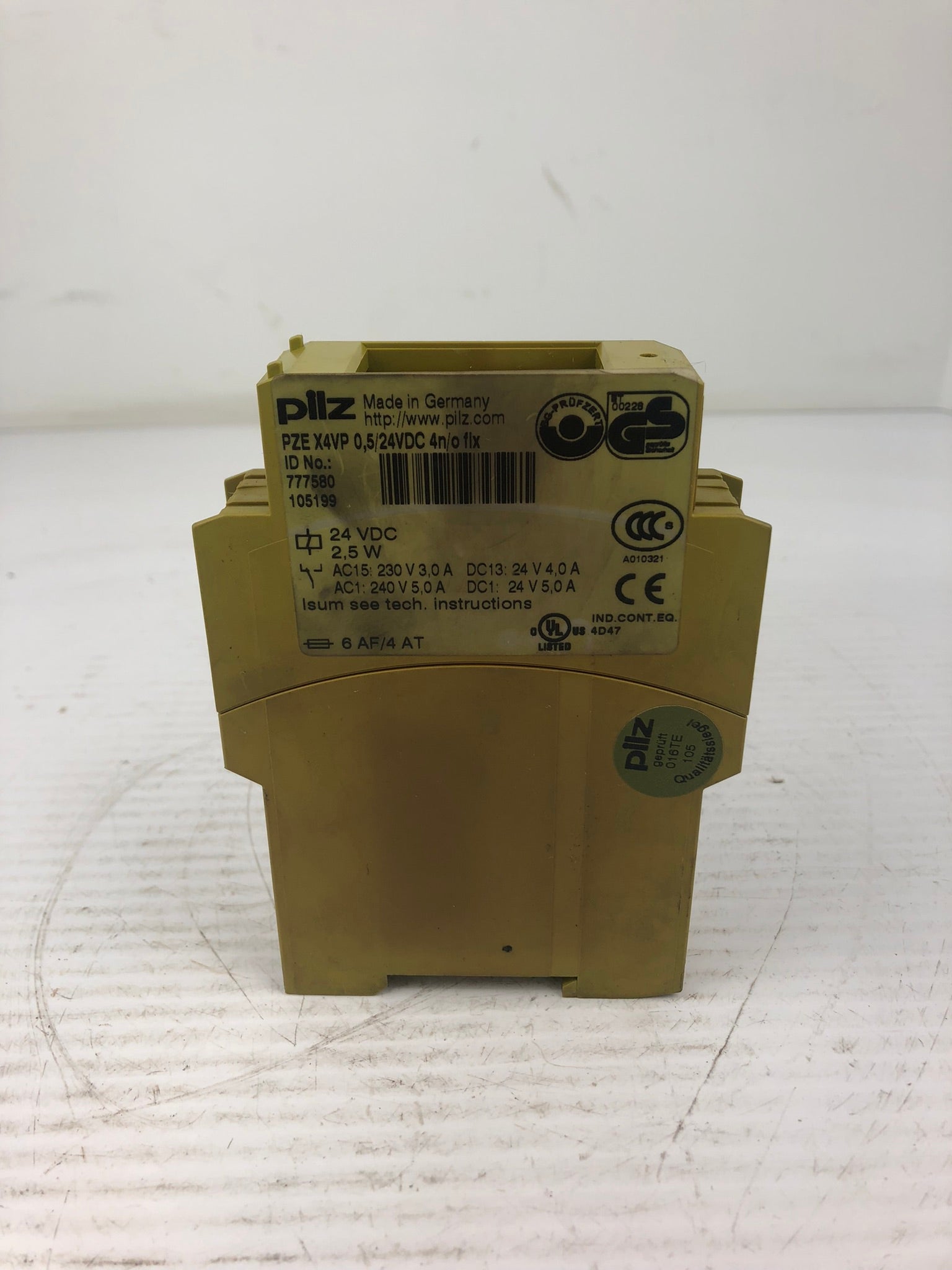 Pilz PZE X4VP Safety Relay 0,5s 24VDC 4n/o fix