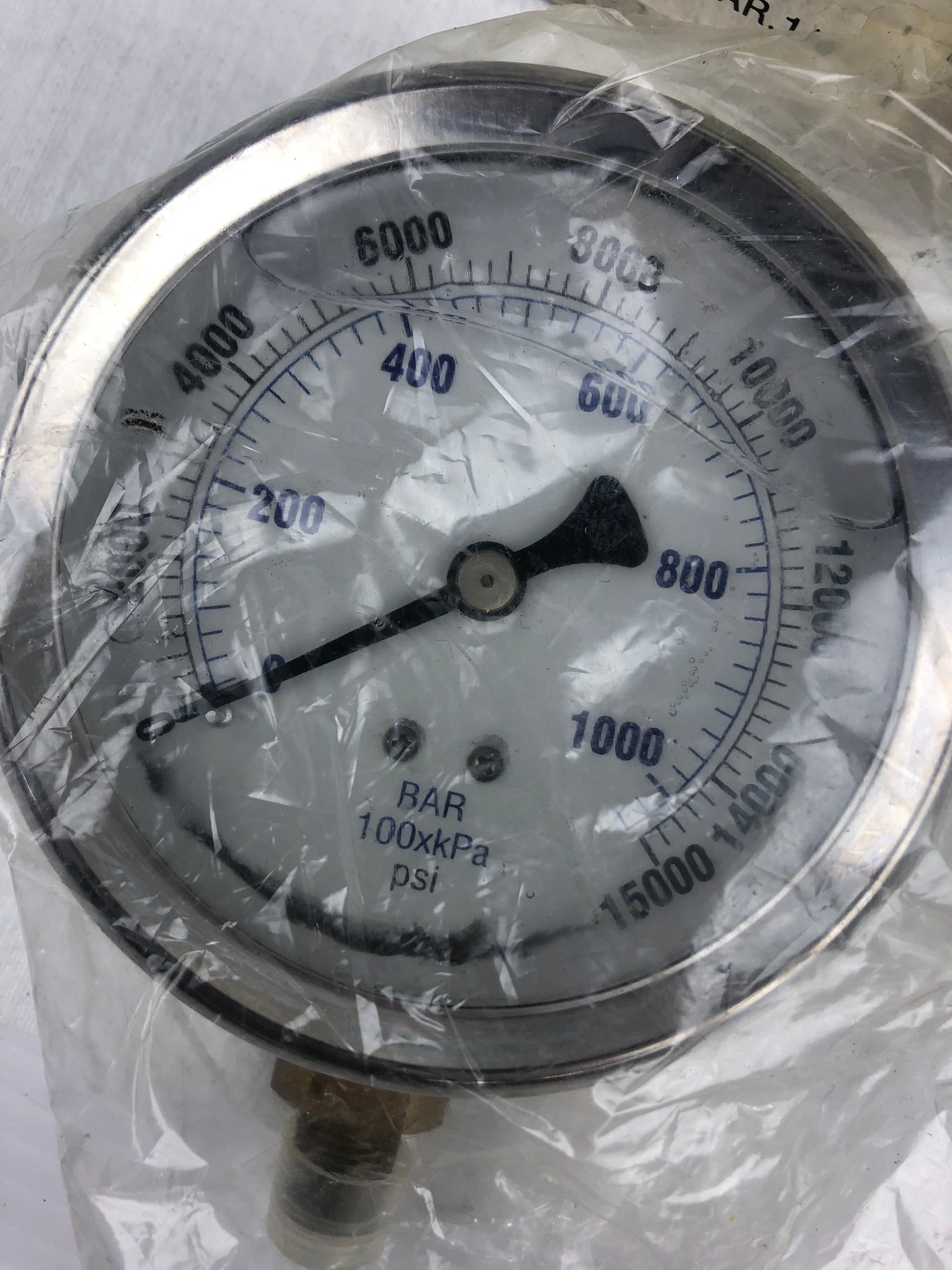 Fastenal Gauge 0-1000 bar 0-15000 PSI 100xkPa 201L-404V 4" Dial 0440571 1/4" NPT