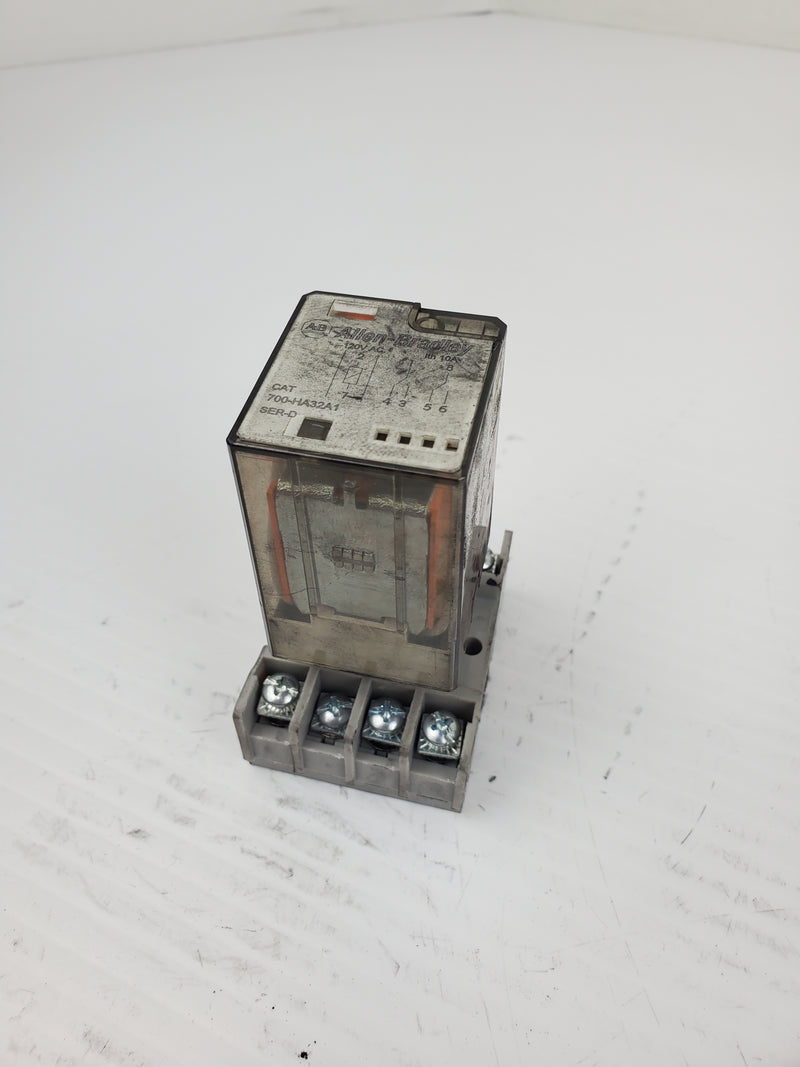 Allen-Bradley 700-HA32A1 Series D 120V Relay with 700-HN125 Series A Socket