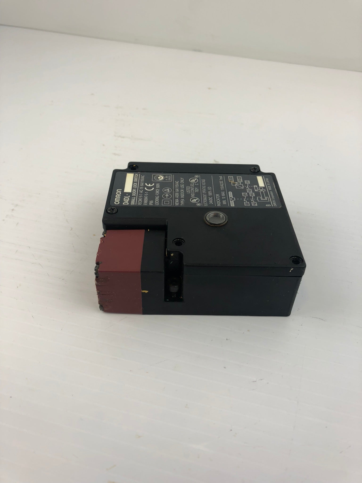 Omron D4DL Small Door Lock Switch
